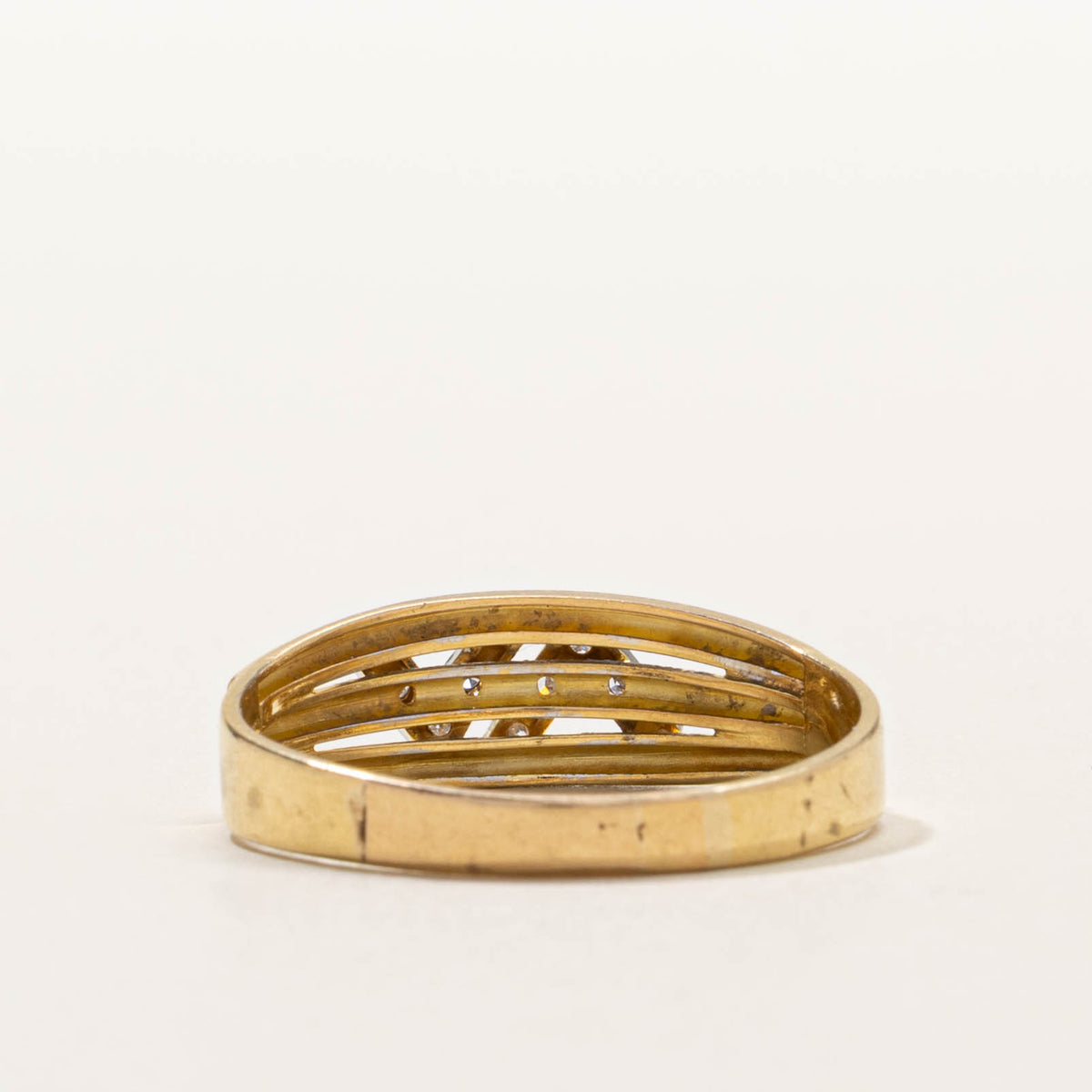 18k Diamond Accent Grooved Dome Ring | SZ 10.5