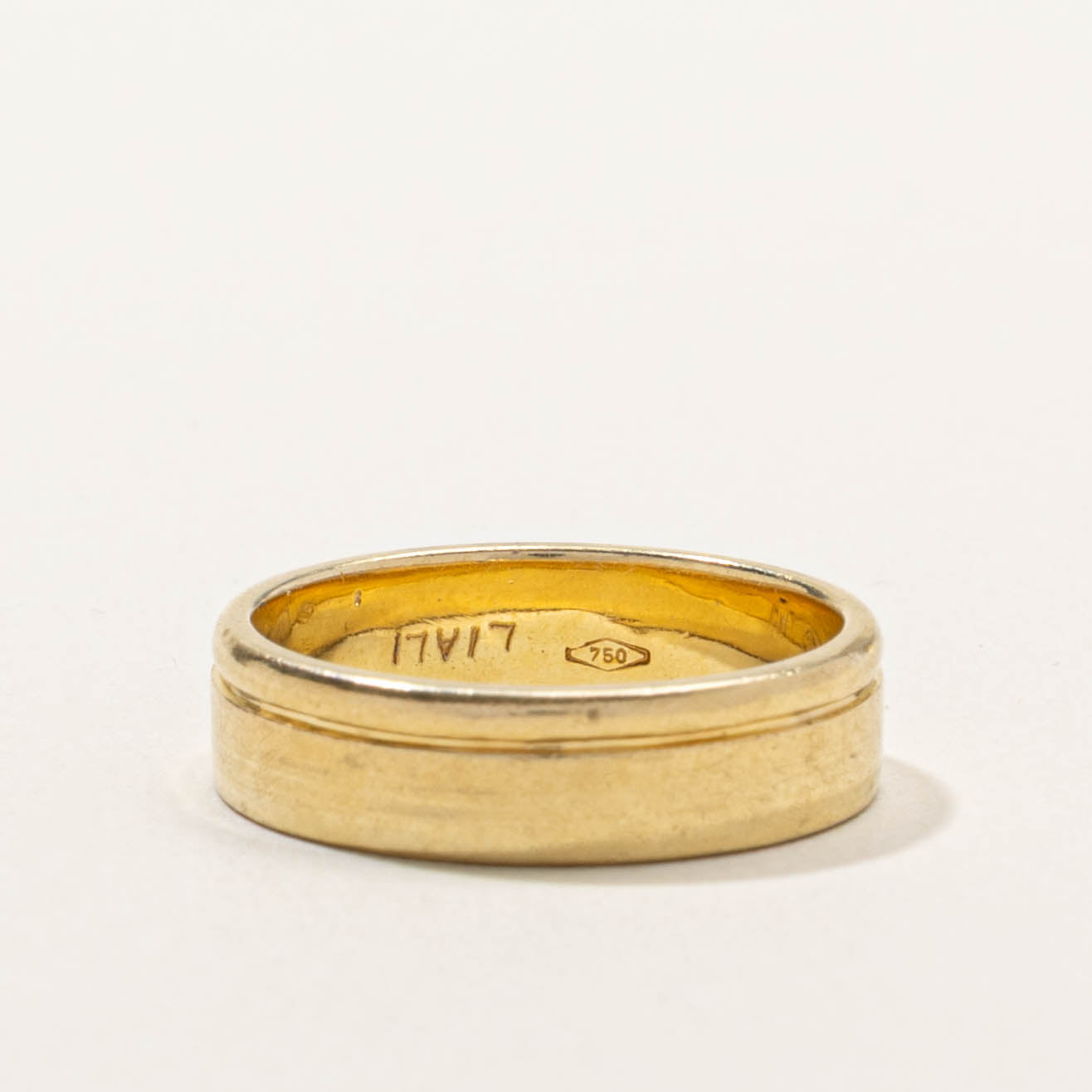 18k Flush Set Diamond Band | 5.10mm | SZ 6.5