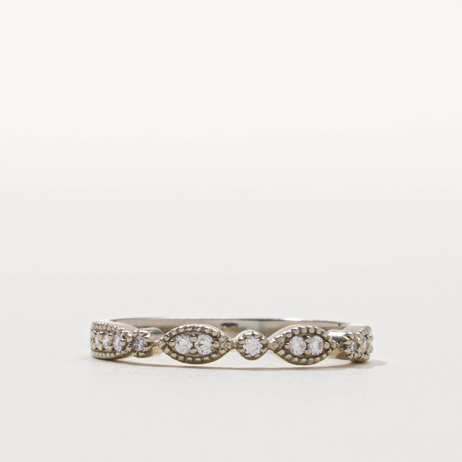 19k Diamond Milgrain Marquise Band | 2.5mm | SZ 5.25