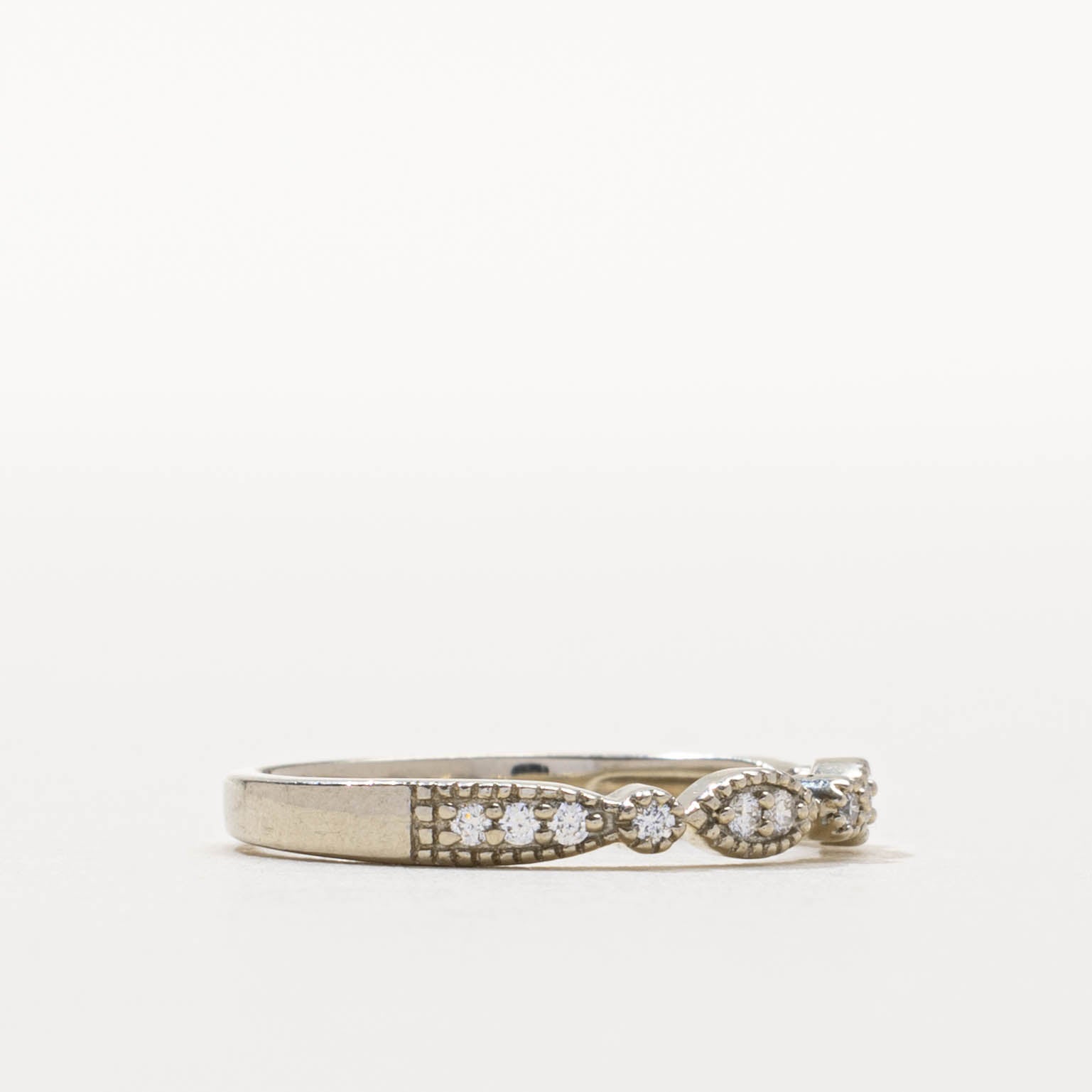 19k Diamond Milgrain Marquise Band | 2.5mm | SZ 5.25