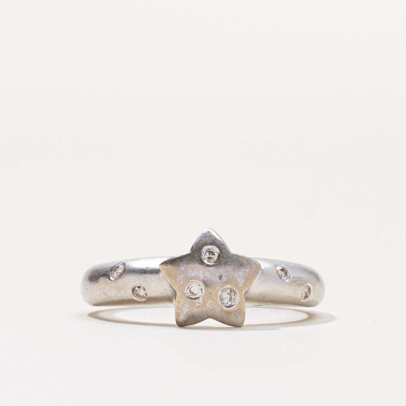 14k Flush Set Diamond Puffed Star Ring | SZ 6.75