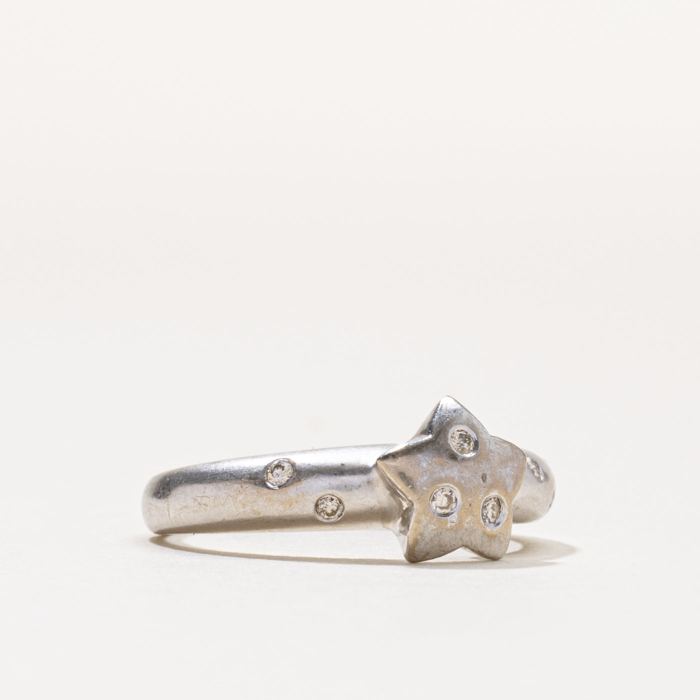 14k Flush Set Diamond Puffed Star Ring | SZ 6.75