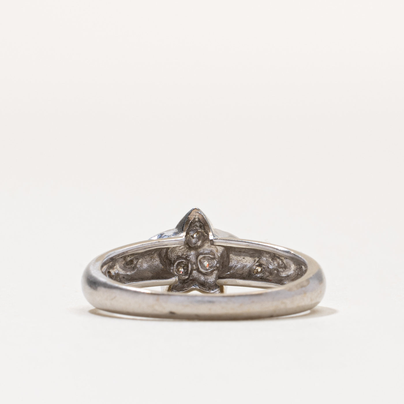 14k Flush Set Diamond Puffed Star Ring | SZ 6.75