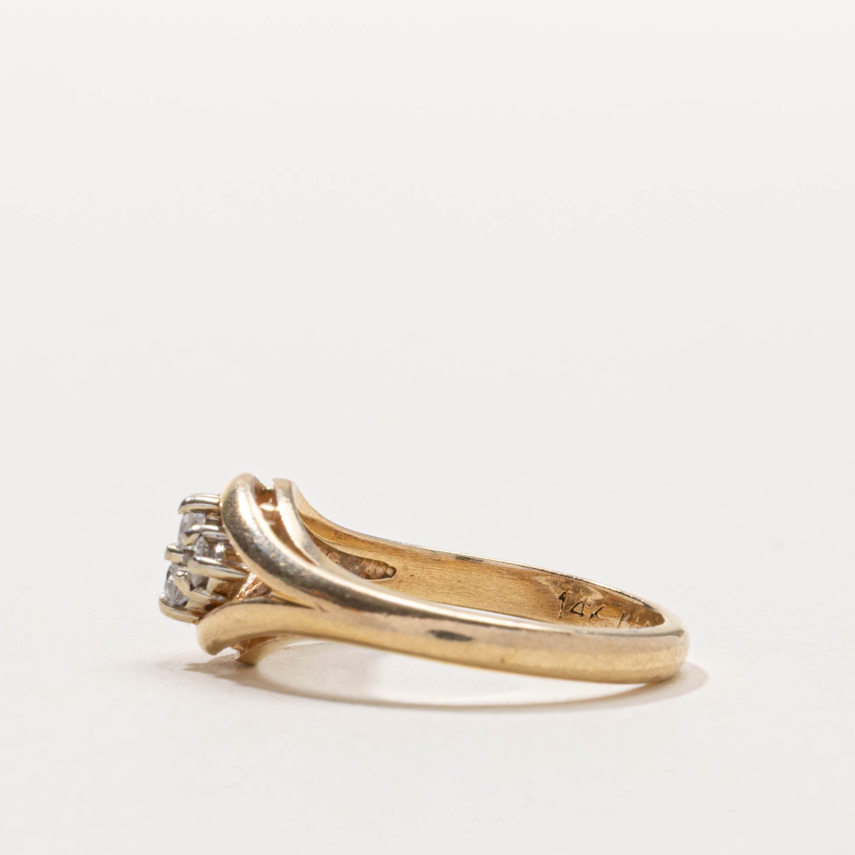 14k Diamond Cluster Split Shank Ring | SZ 4.25