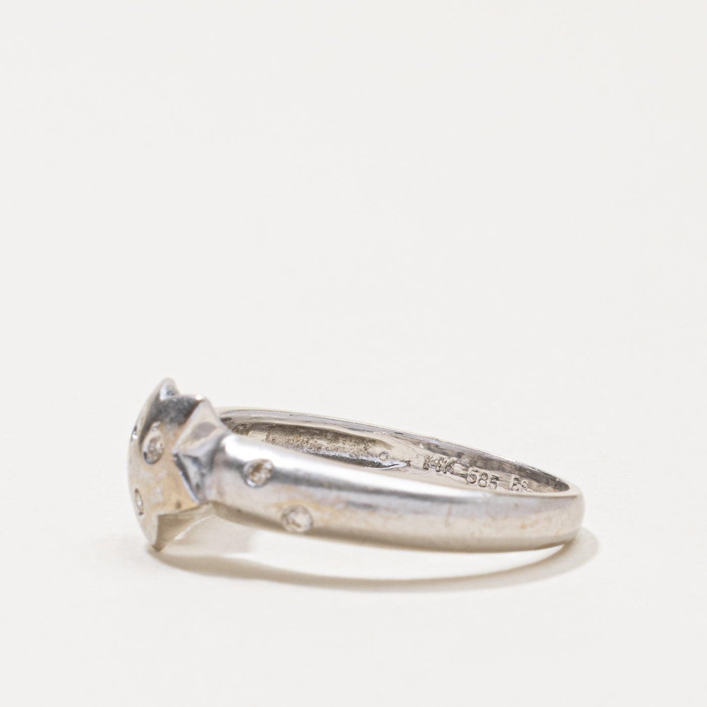 14k Flush Set Diamond Puffed Star Ring | SZ 6.75