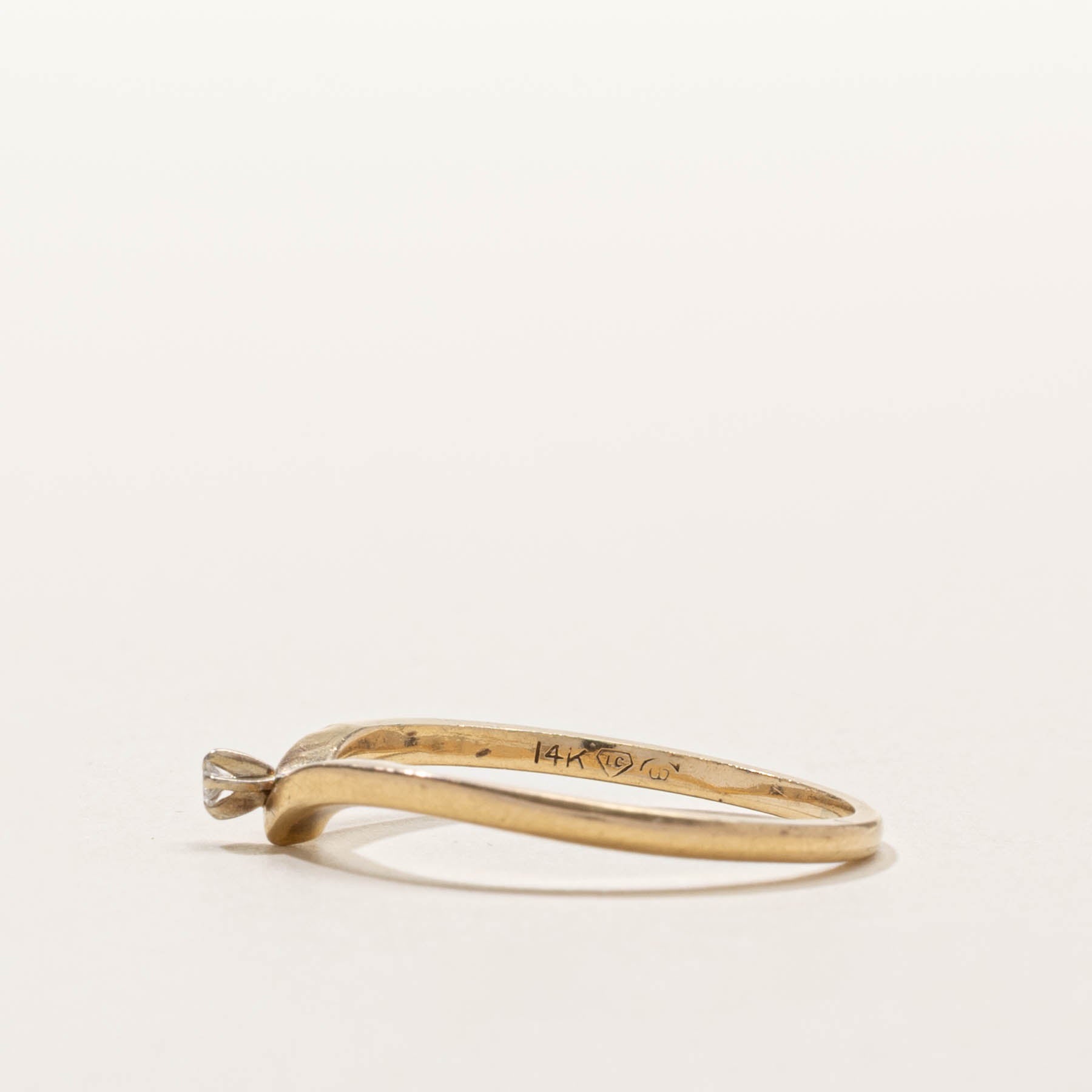 Vintage Canadian Diamond Chevron Ring | SZ 7.75