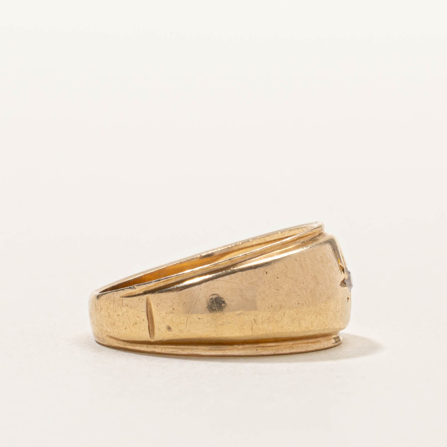 14k Star Set Diamond Grooved Dome Ring | SZ 6