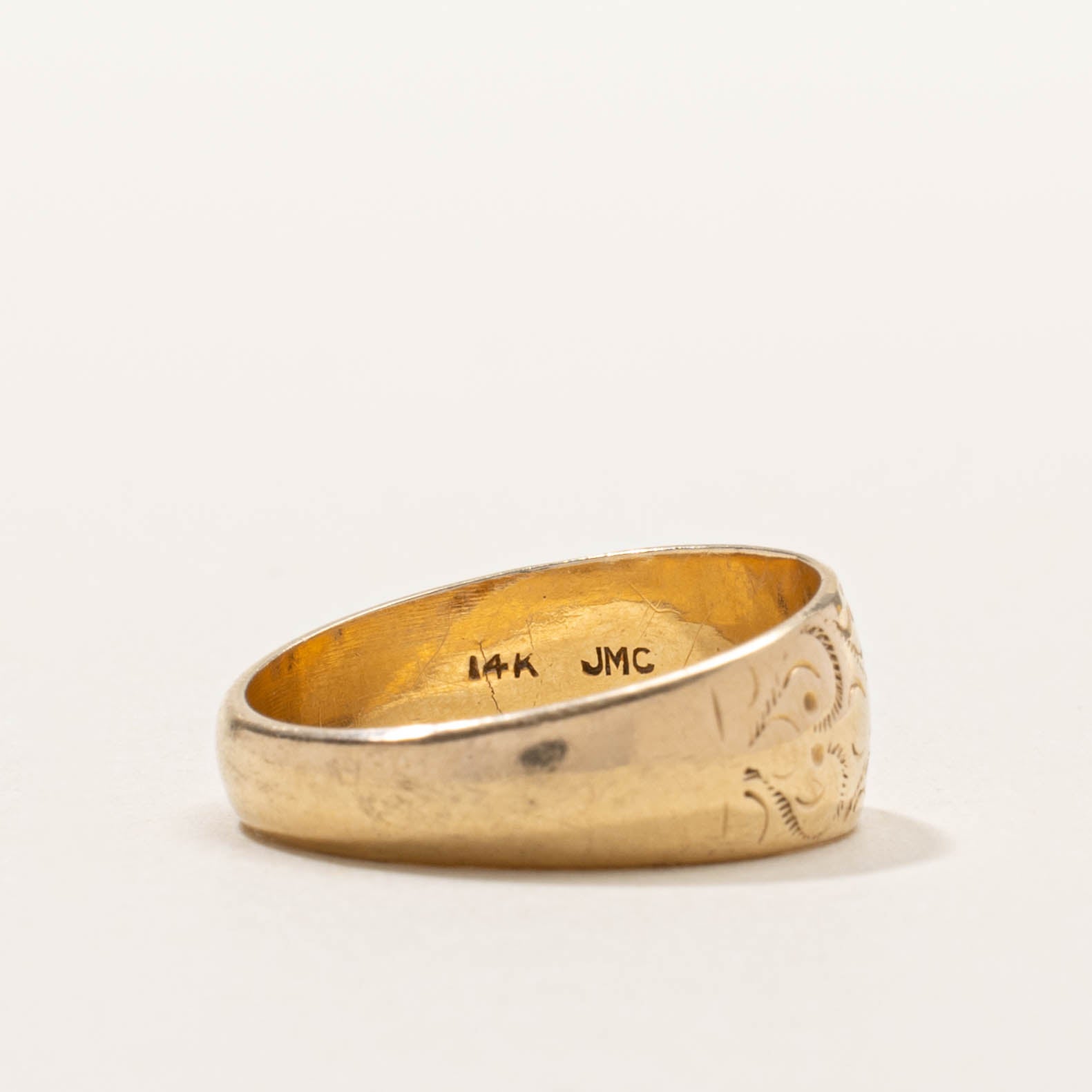 14k Star Set Diamond Engraved Dome Ring | SZ 6.5