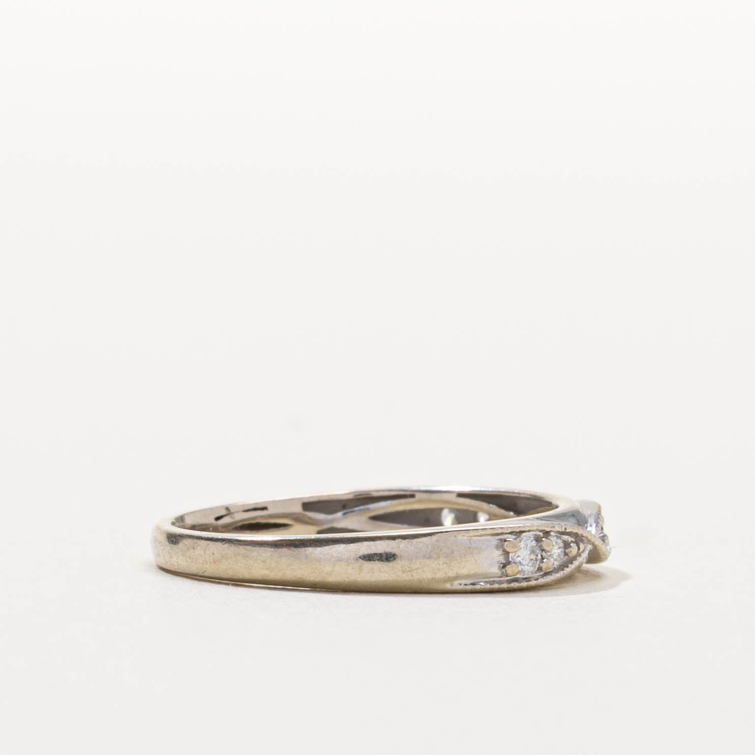 10k Diamond Milgrained Marquise Band | SZ 5.5