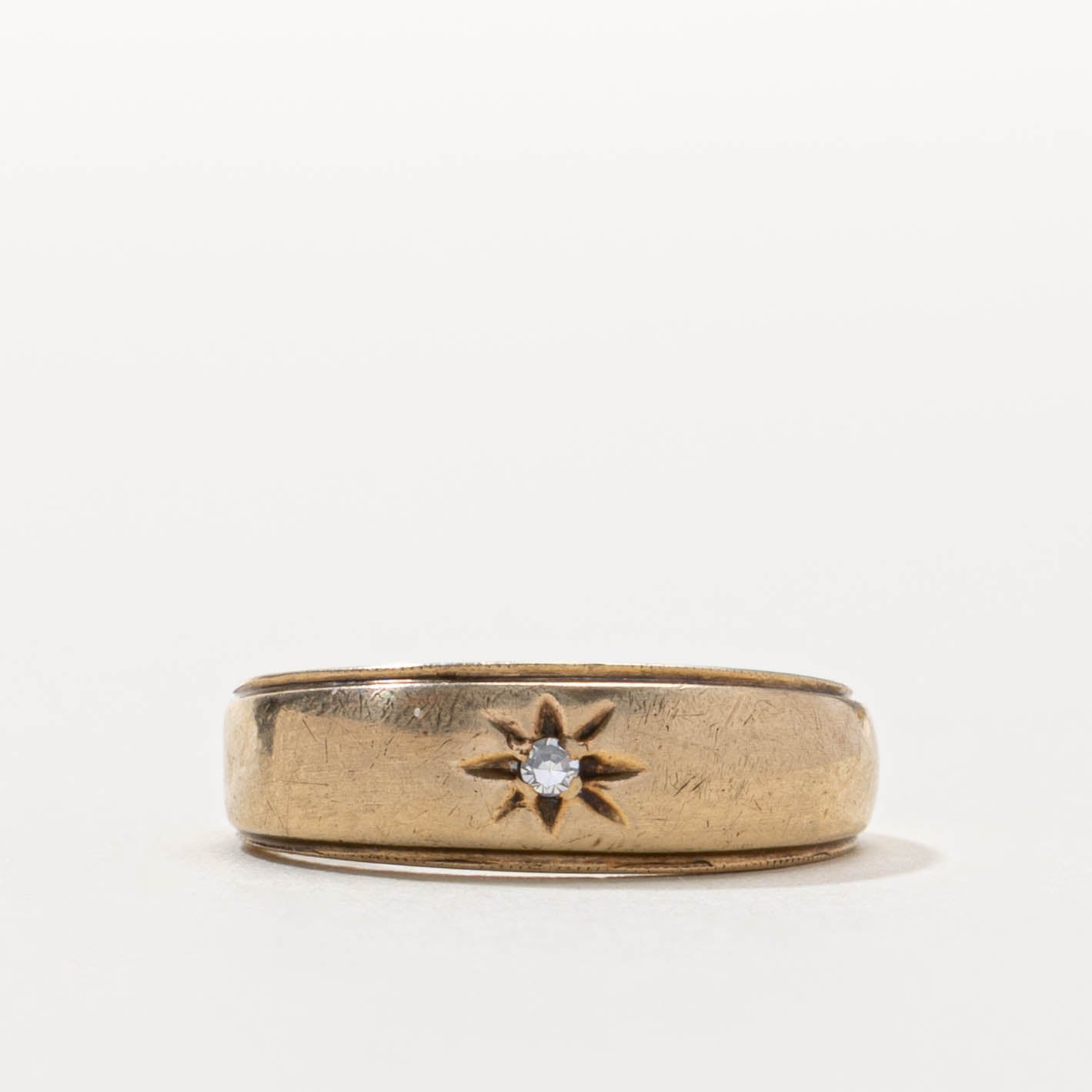 10k Star Set Diamond Grooved Ring | SZ 4.25