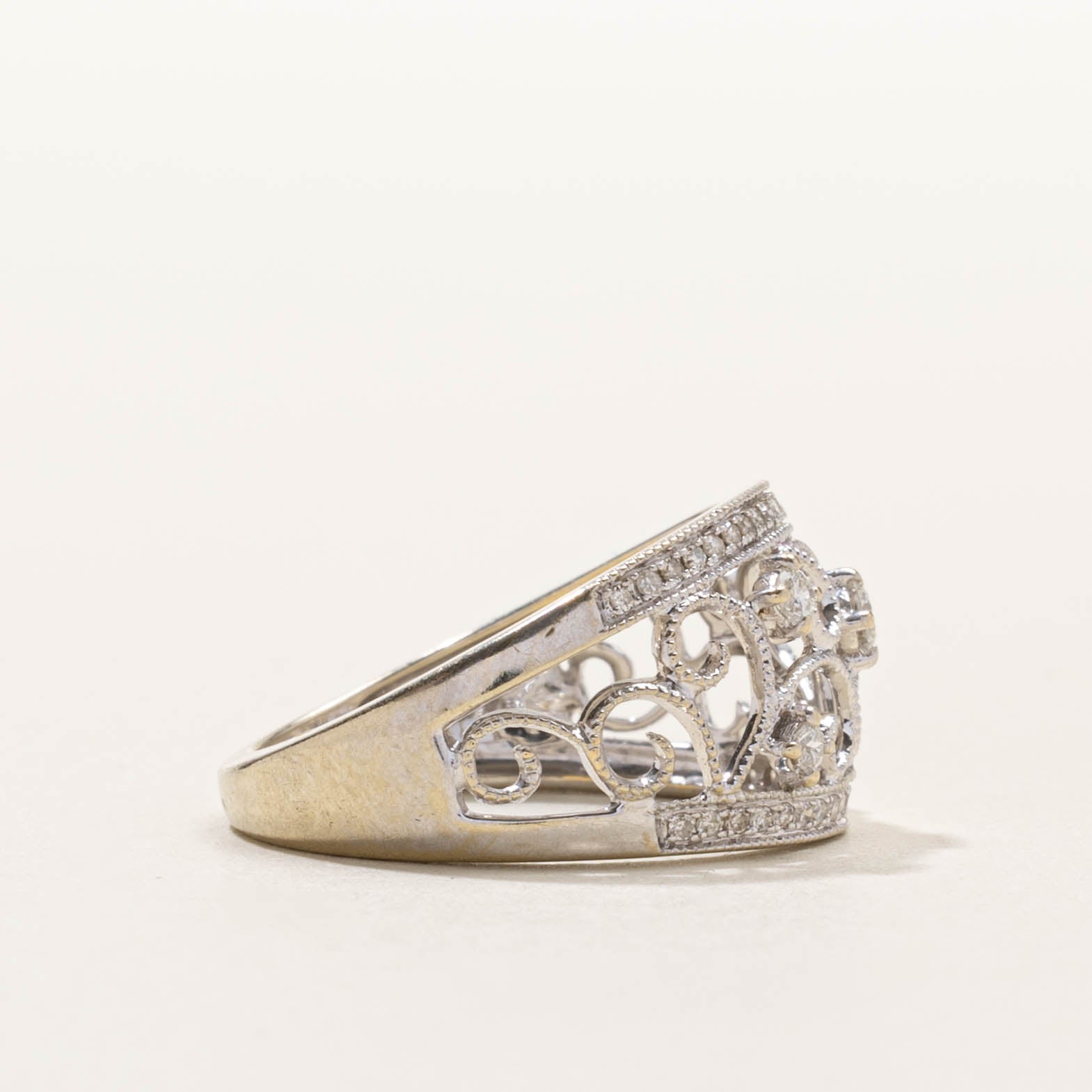 14k Diamond Scrollwork Milgrained Dome Ring | SZ 6.5