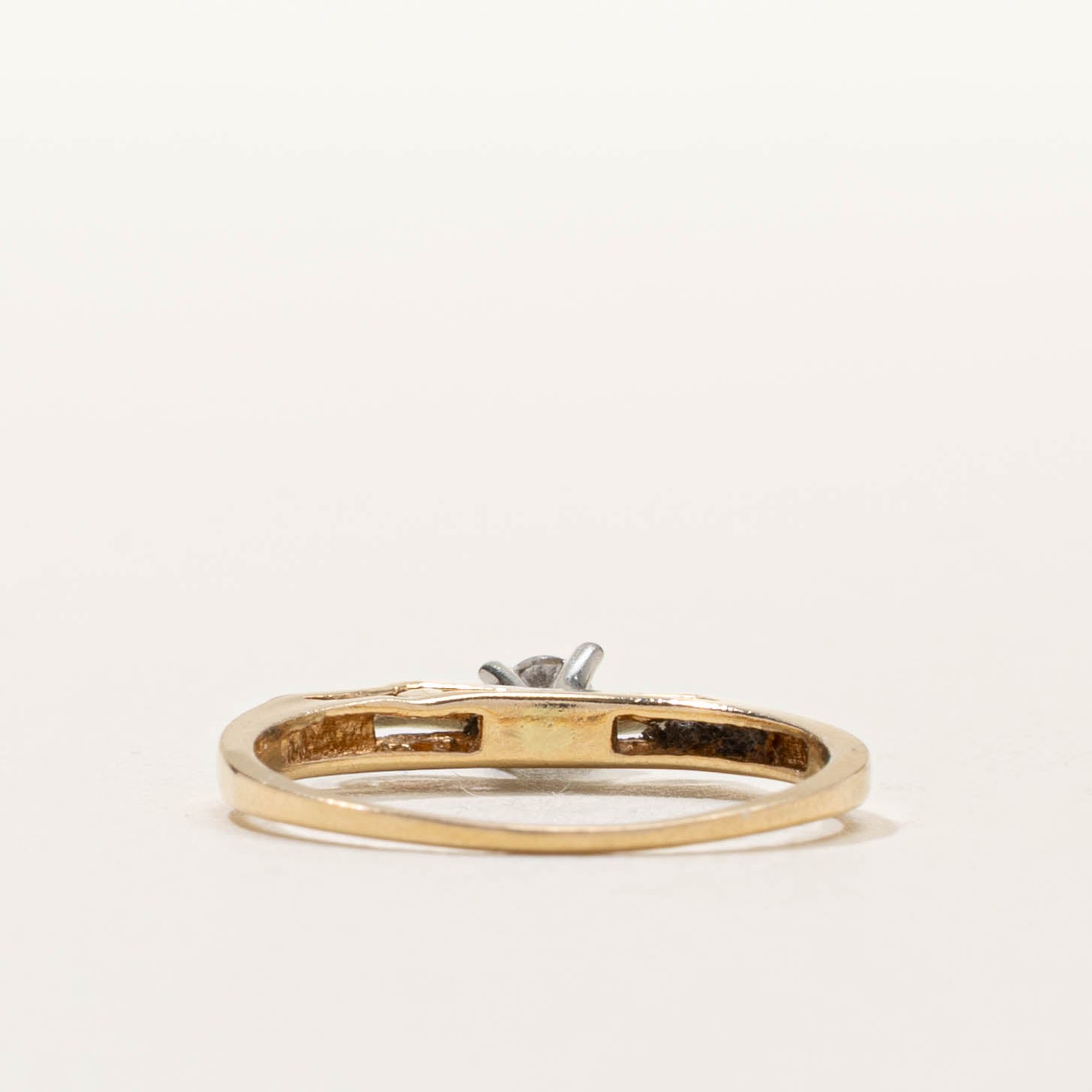 14k Diamond Solitaire Ring | SZ 7