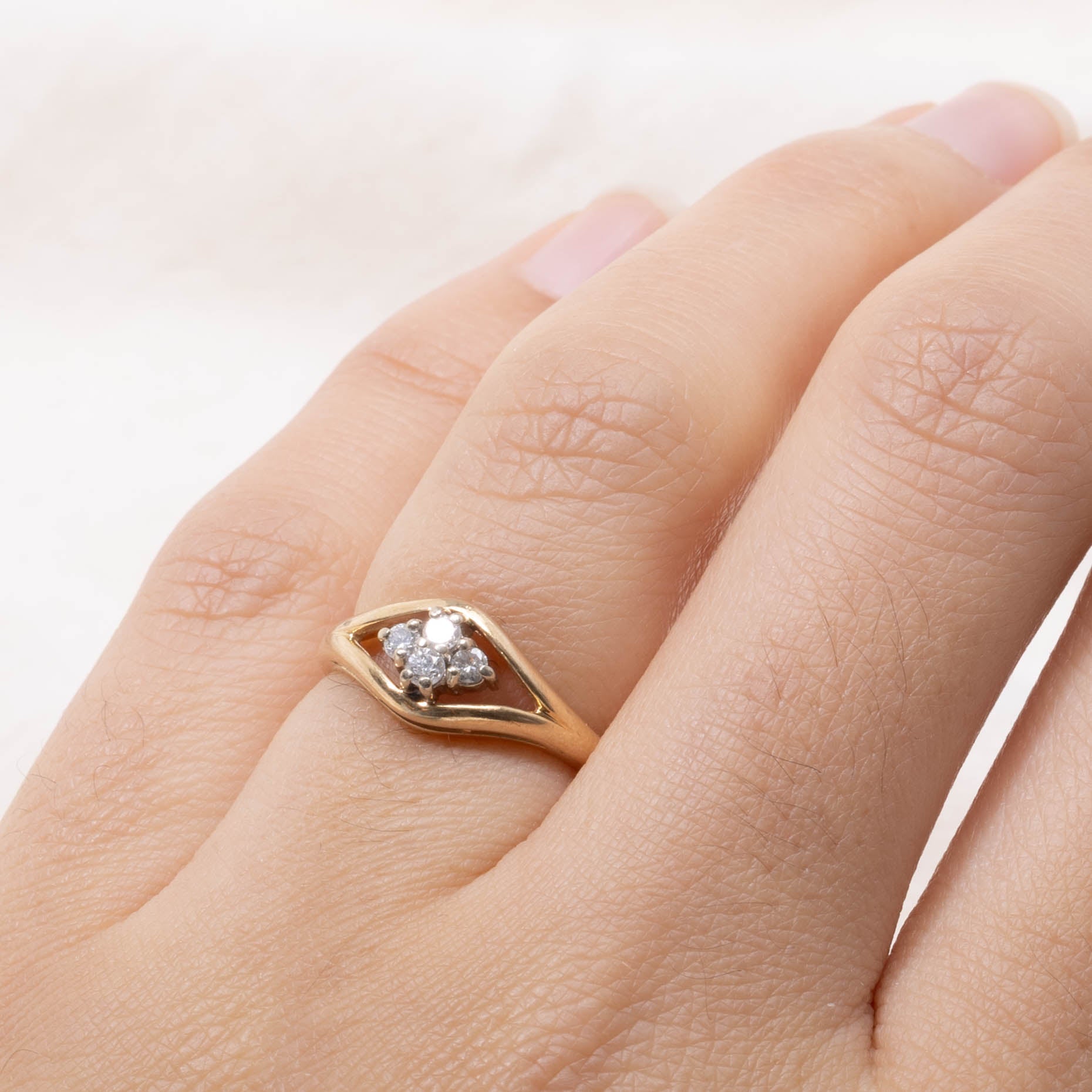 14k Diamond Cluster Split Shank Ring | SZ 4.25