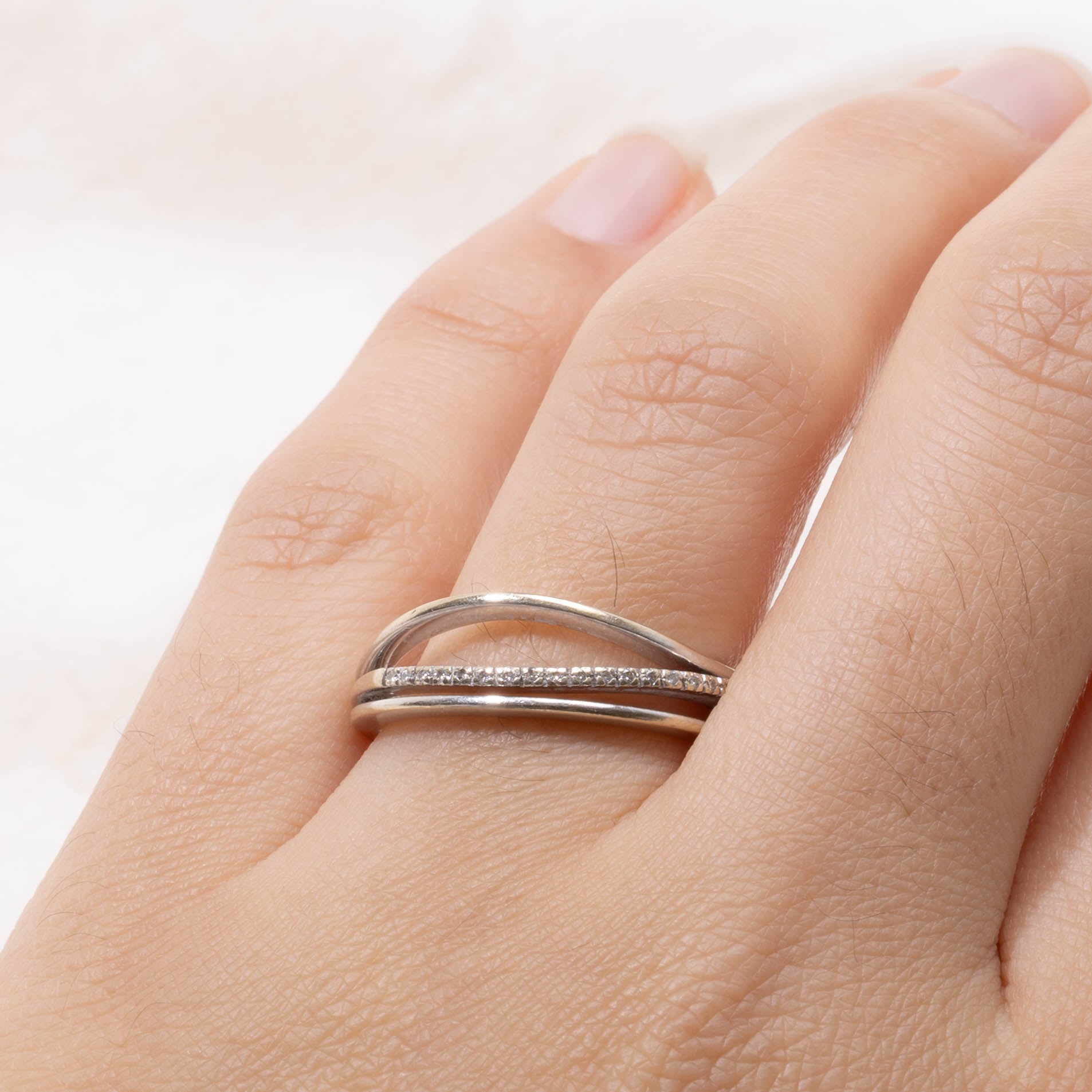 18k Semi-Eternity Diamond Faux Interlocking Ring | SZ 7.75