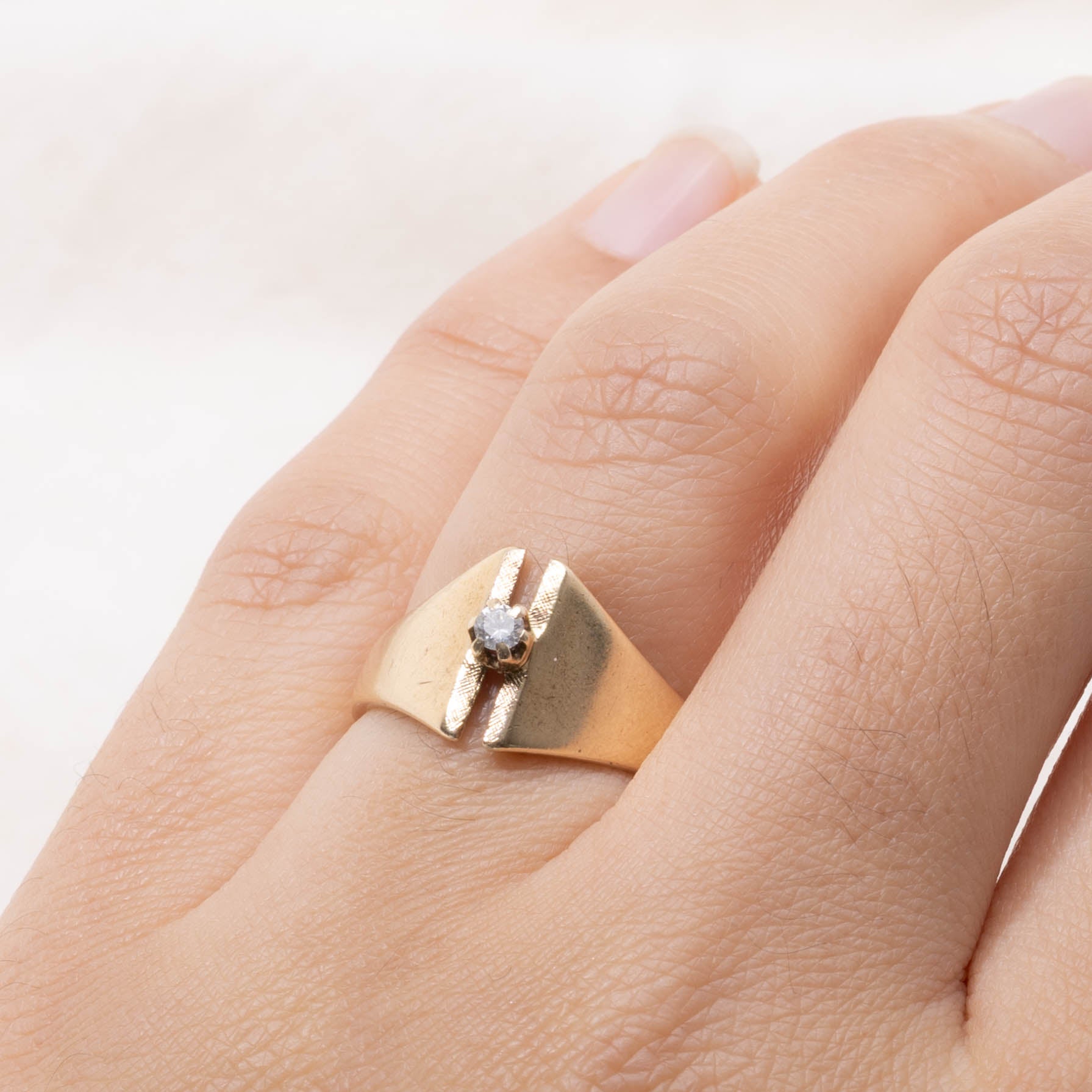 10k Single Stone Diamond Arch Cocktail Ring | SZ 3.75