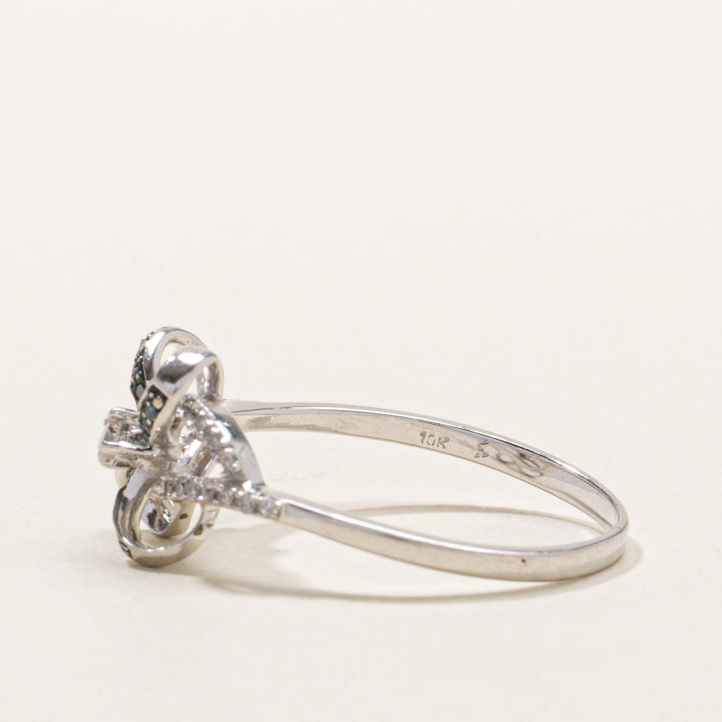 10k Blue & White Diamond Openwork Ribbon Ring | SZ 8.25