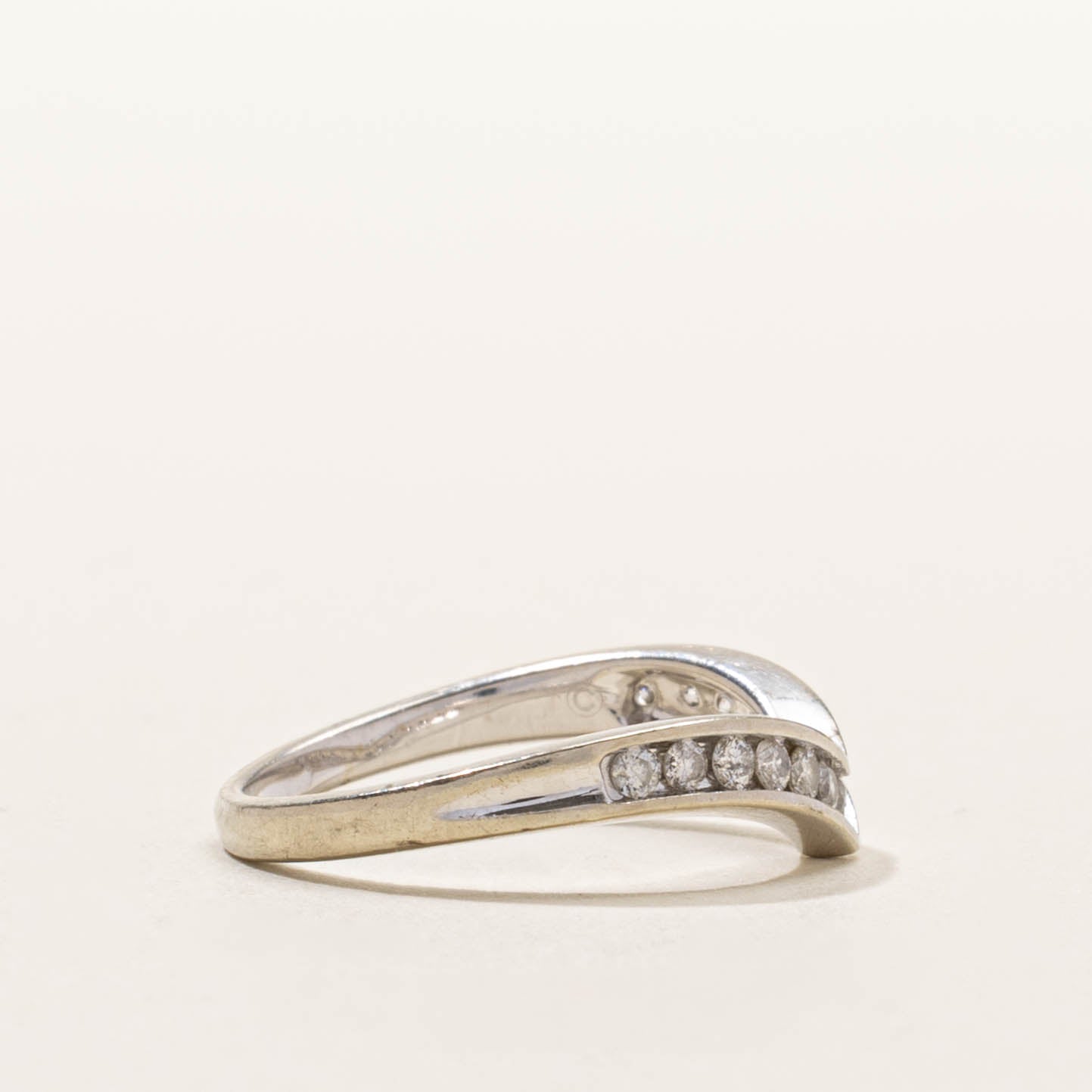 10k Channel Set Diamond Chevron Ring | SZ 5.5
