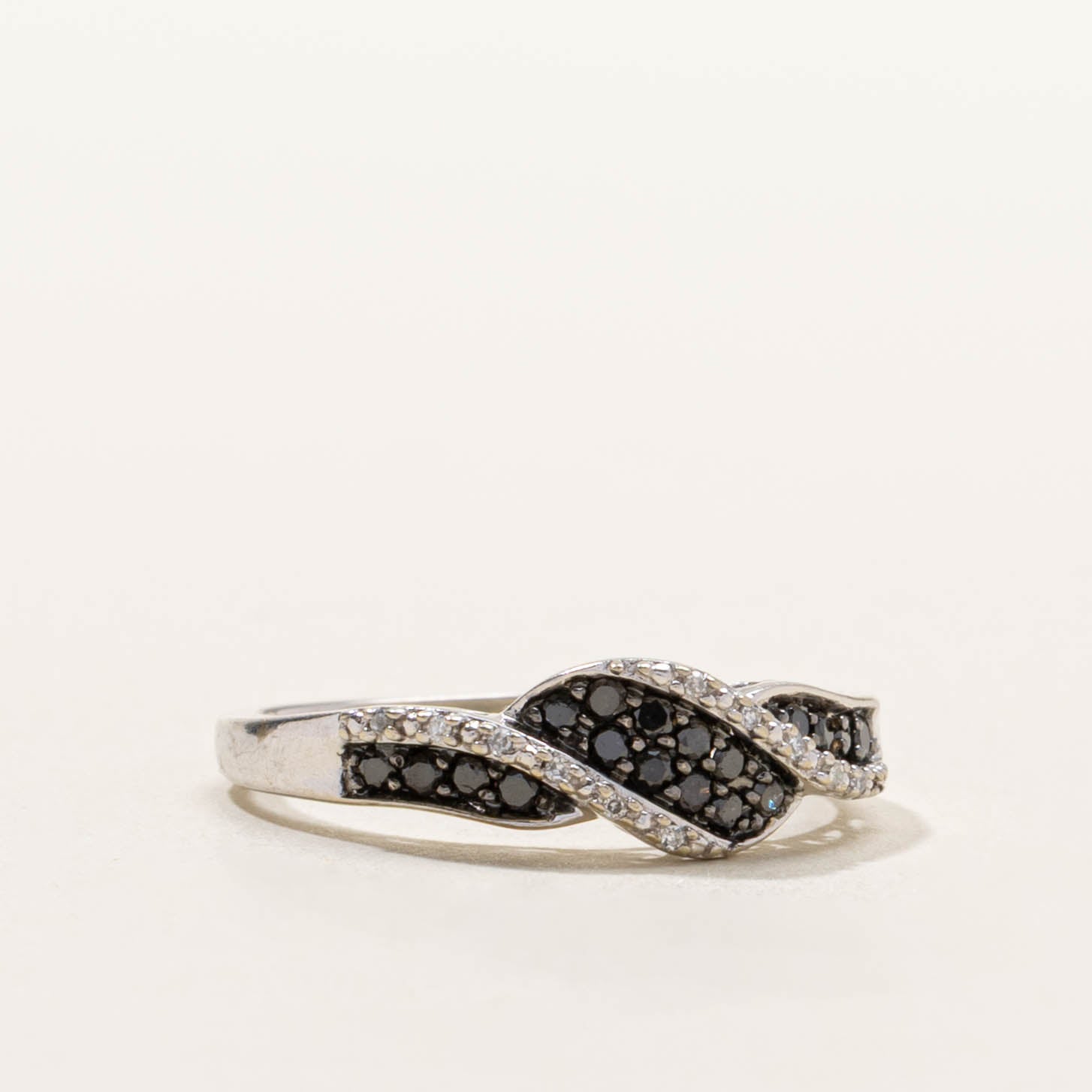 10k Black Diamond Twisted Wave Ring | SZ 6.75