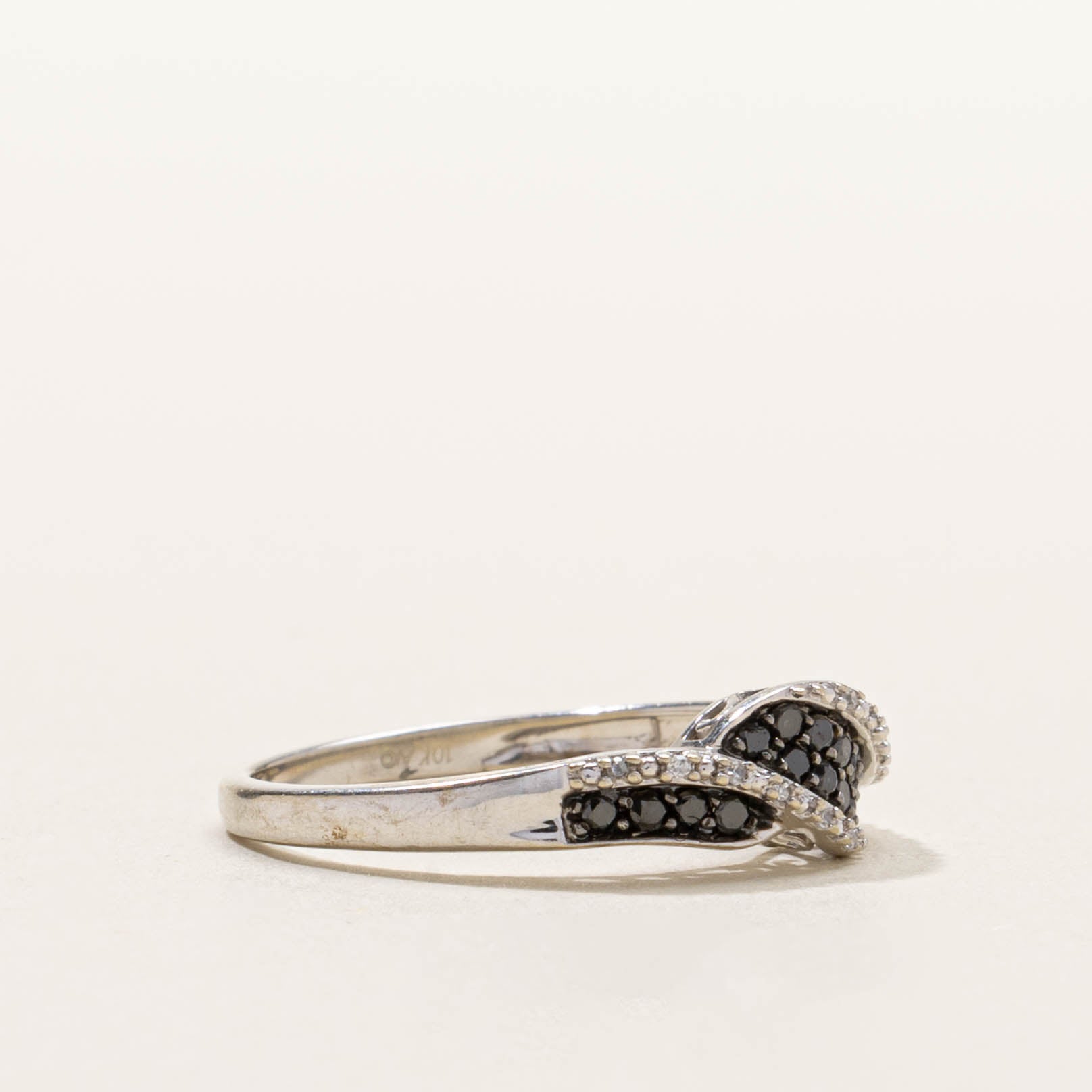 10k Black Diamond Twisted Wave Ring | SZ 6.75
