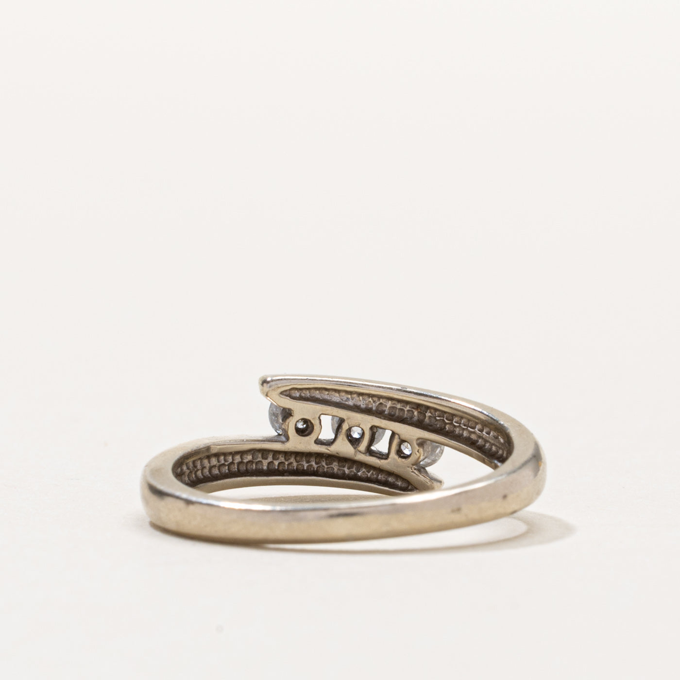 Canadian 10k Three Stone Diamond Bypass Ring | 0.21ctw | SZ 4.75