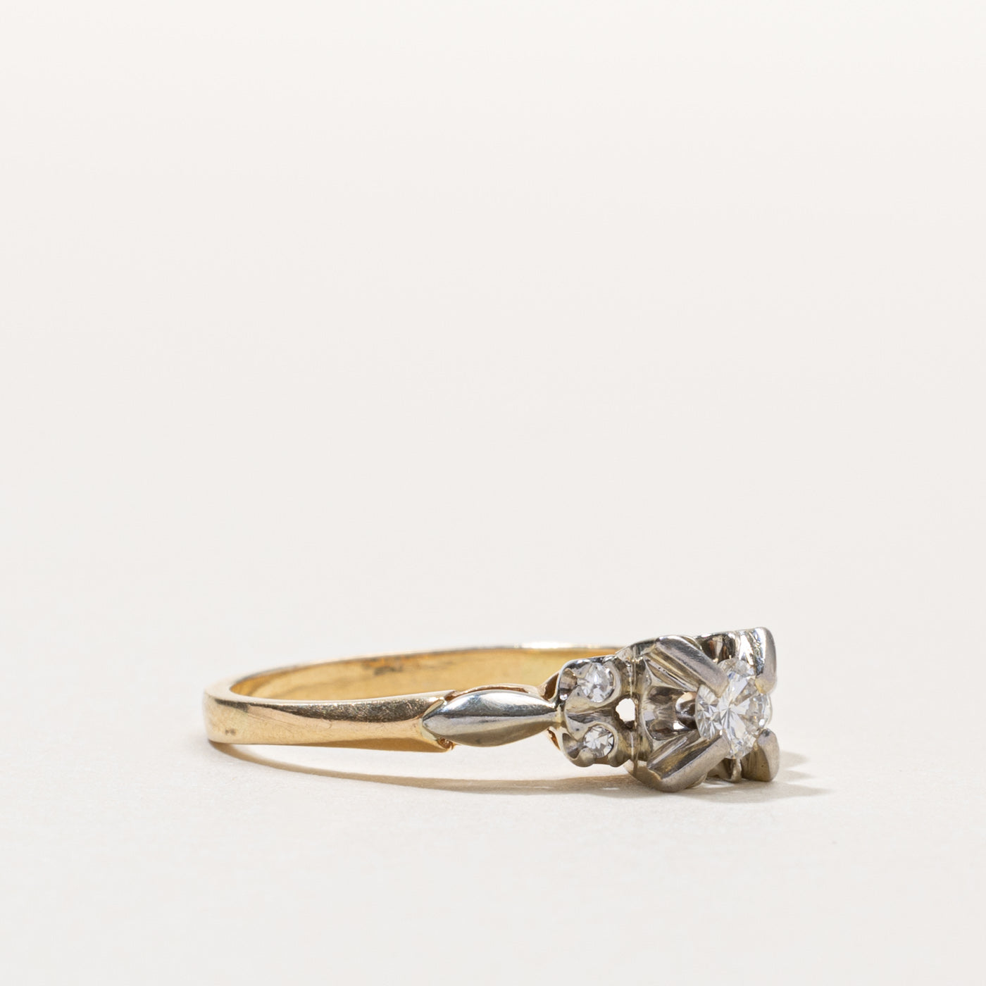 14k Illusion Set Diamond Accented Ring | 0.20ctw | SZ 7