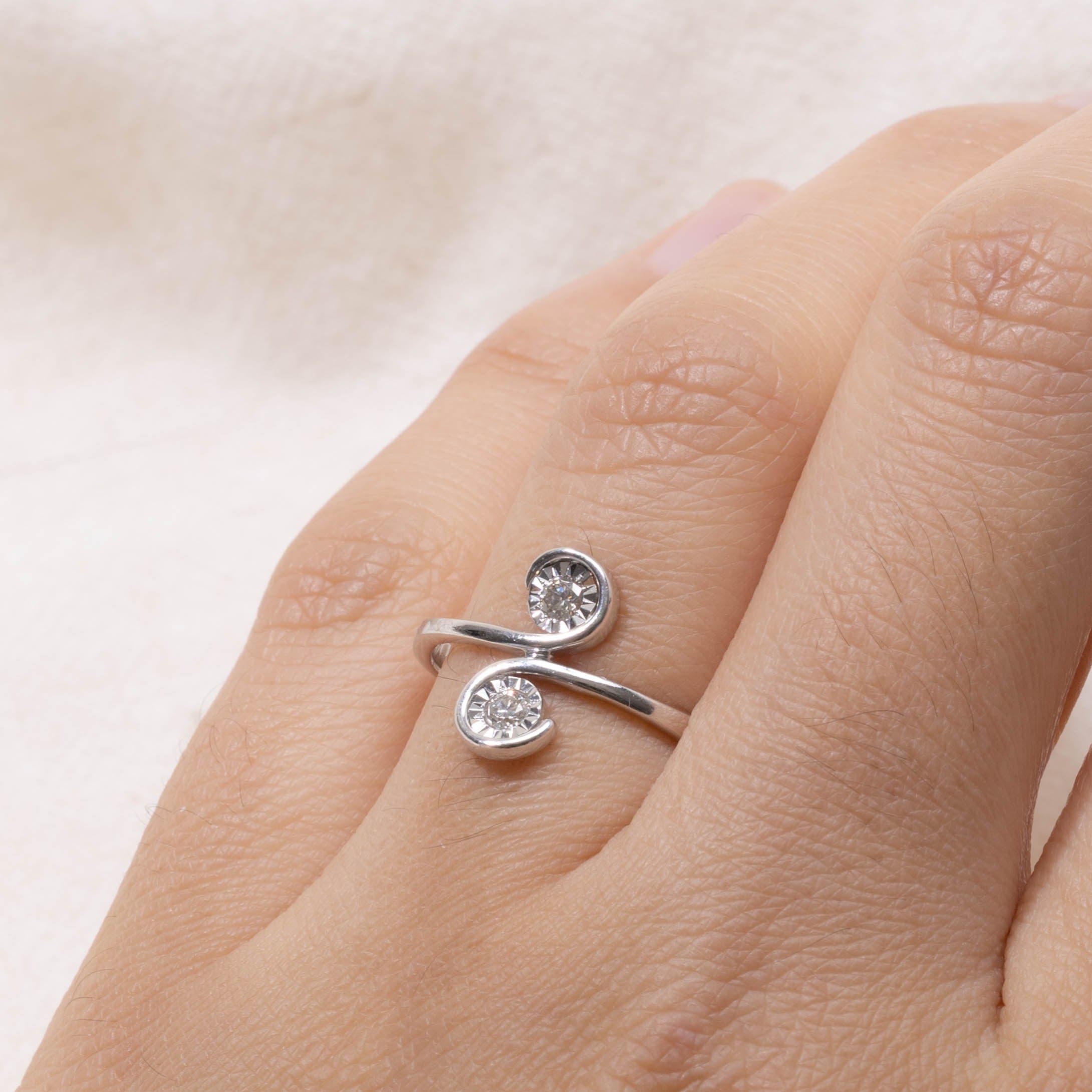 14k Illusion Set Diamond Swirl Bypass Ring | SZ 6.5