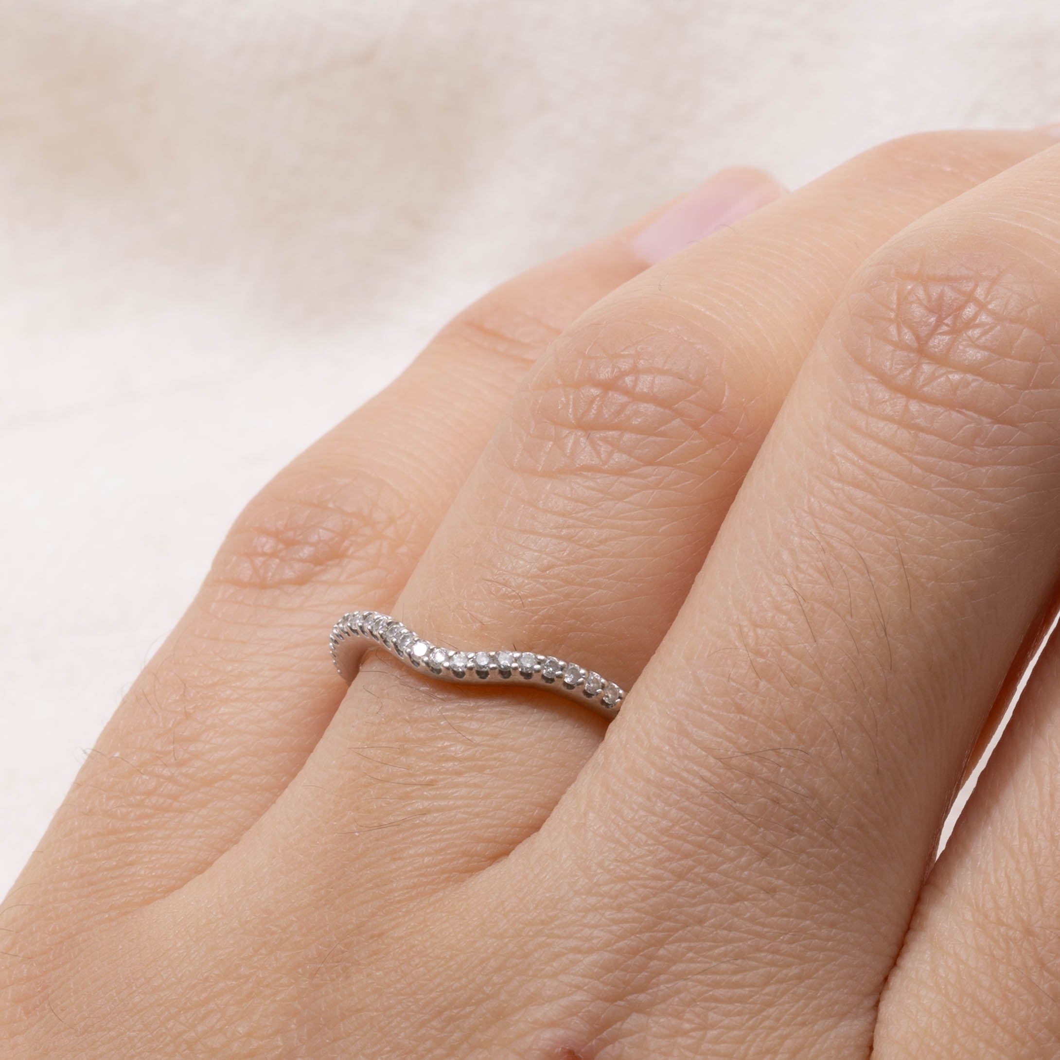 14k Semi Eternity Diamond Chevron Band | SZ 5.75