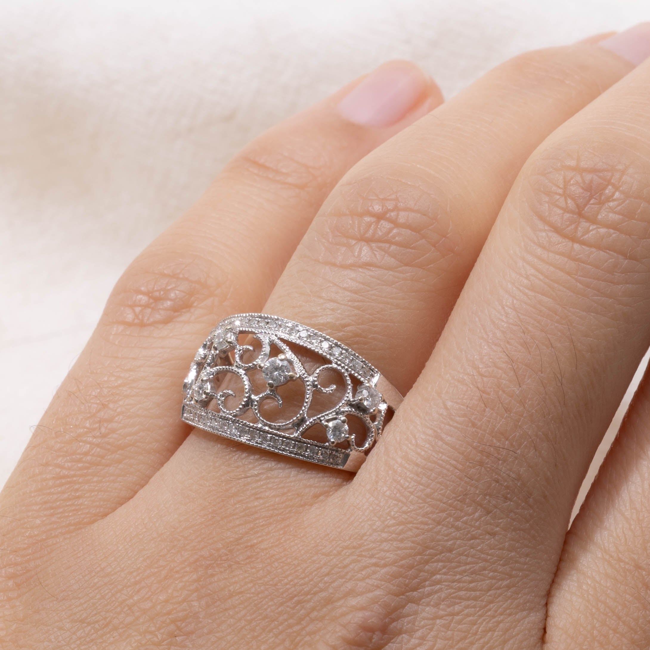 14k Diamond Scrollwork Milgrained Dome Ring | SZ 6.5