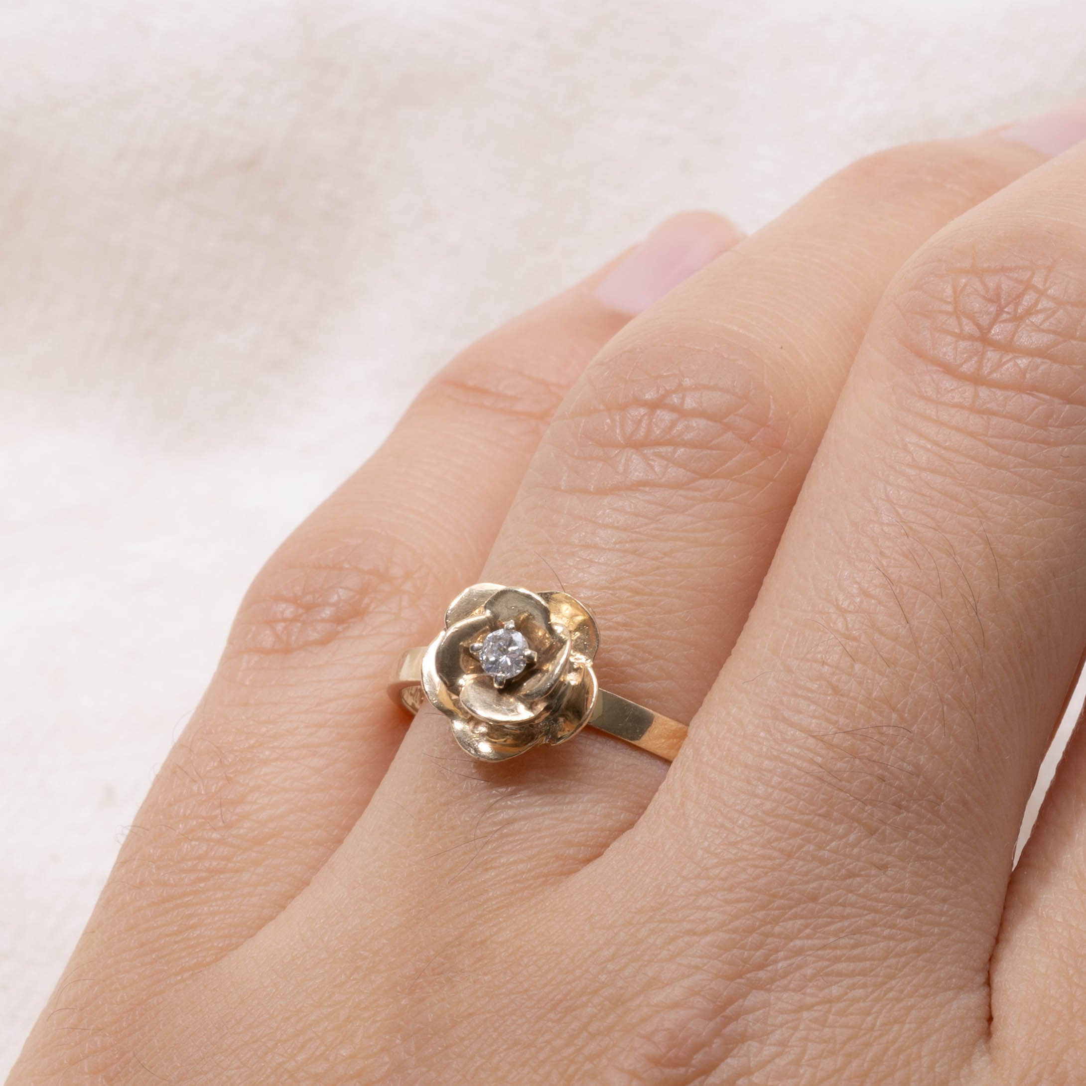 10k Solitaire Diamond Rose Ring | SZ 8.75