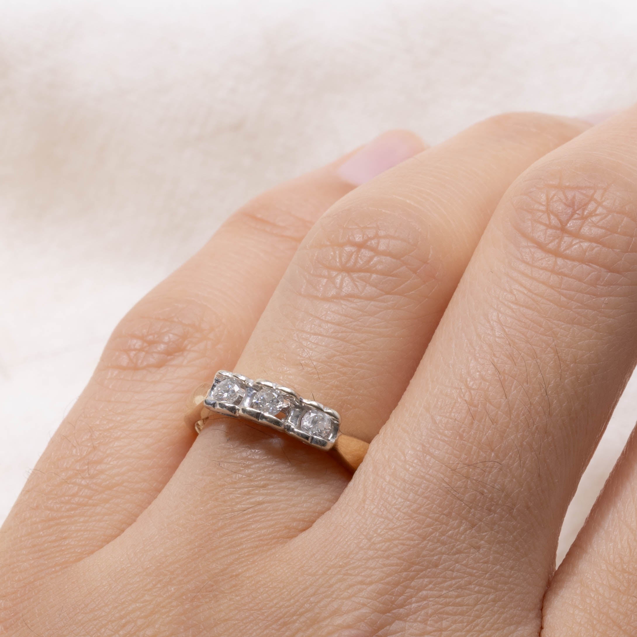 10k Three Stone Tension Set Diamond Reverse Tapered Ring | SZ 7
