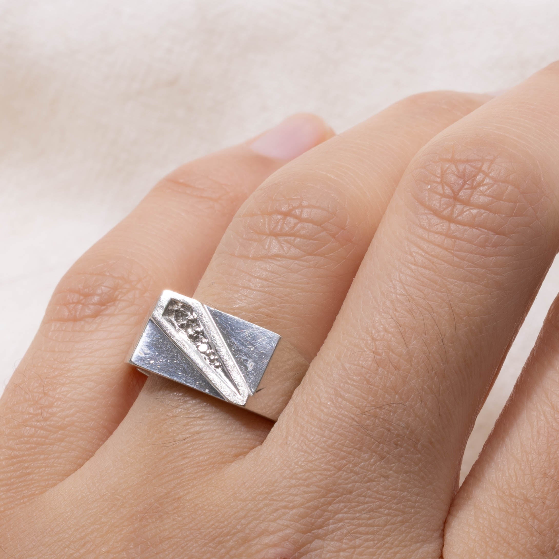 10k Diagonal Diamond Geometric Signet Ring | SZ 8.75