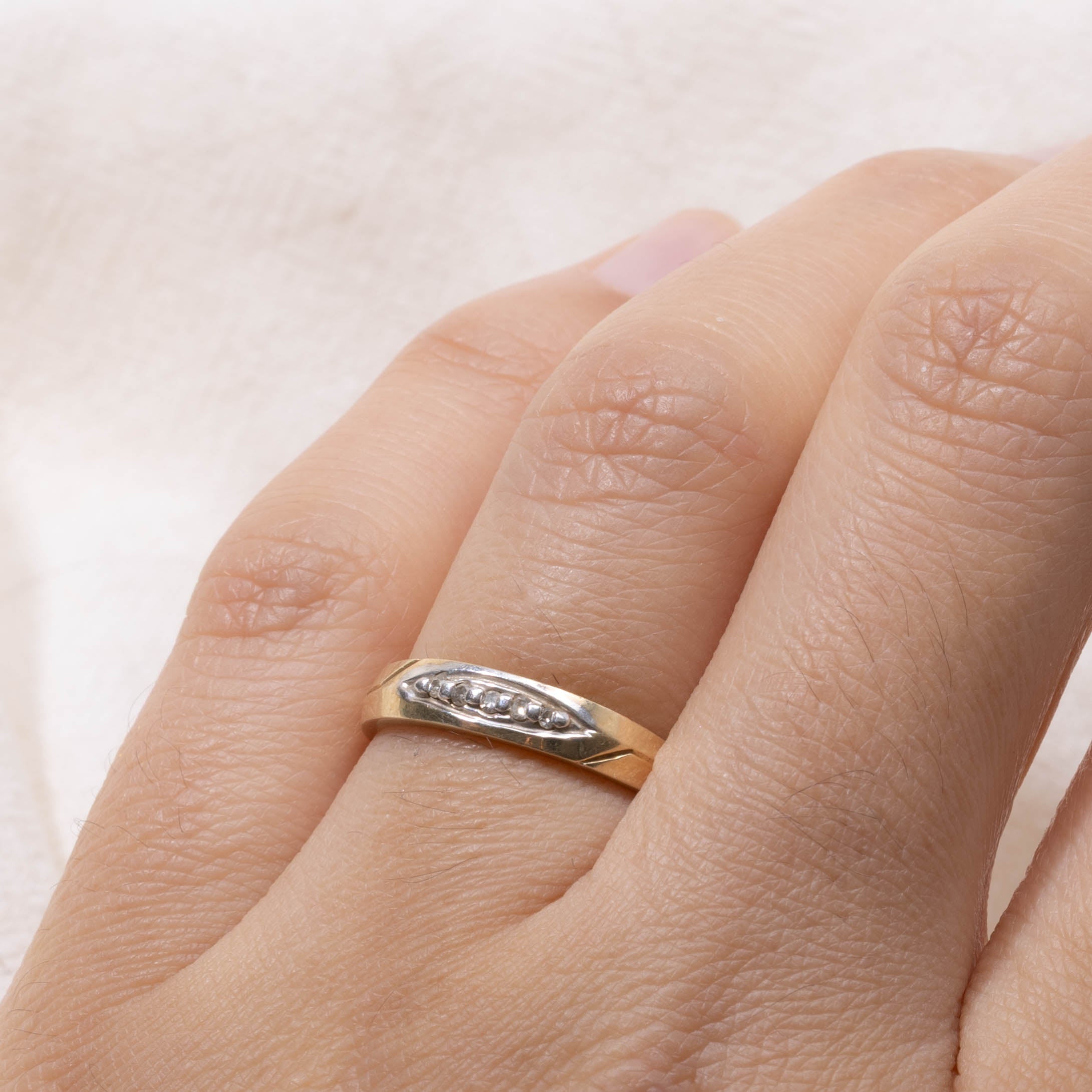 10k Diamond Marquise Grooved Ring | SZ 6