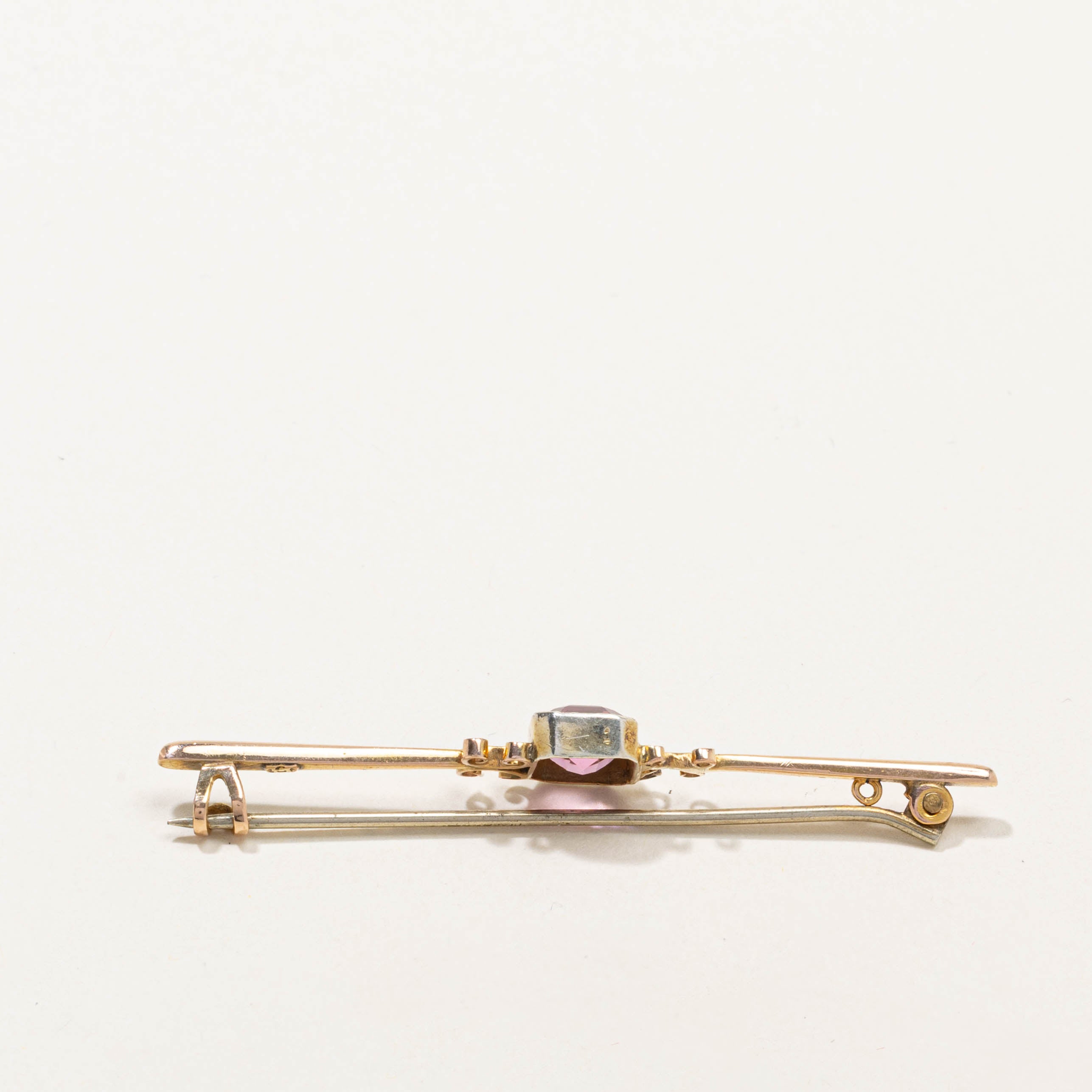 9k Antique Pink Glass Bar Brooch | 3.00ct