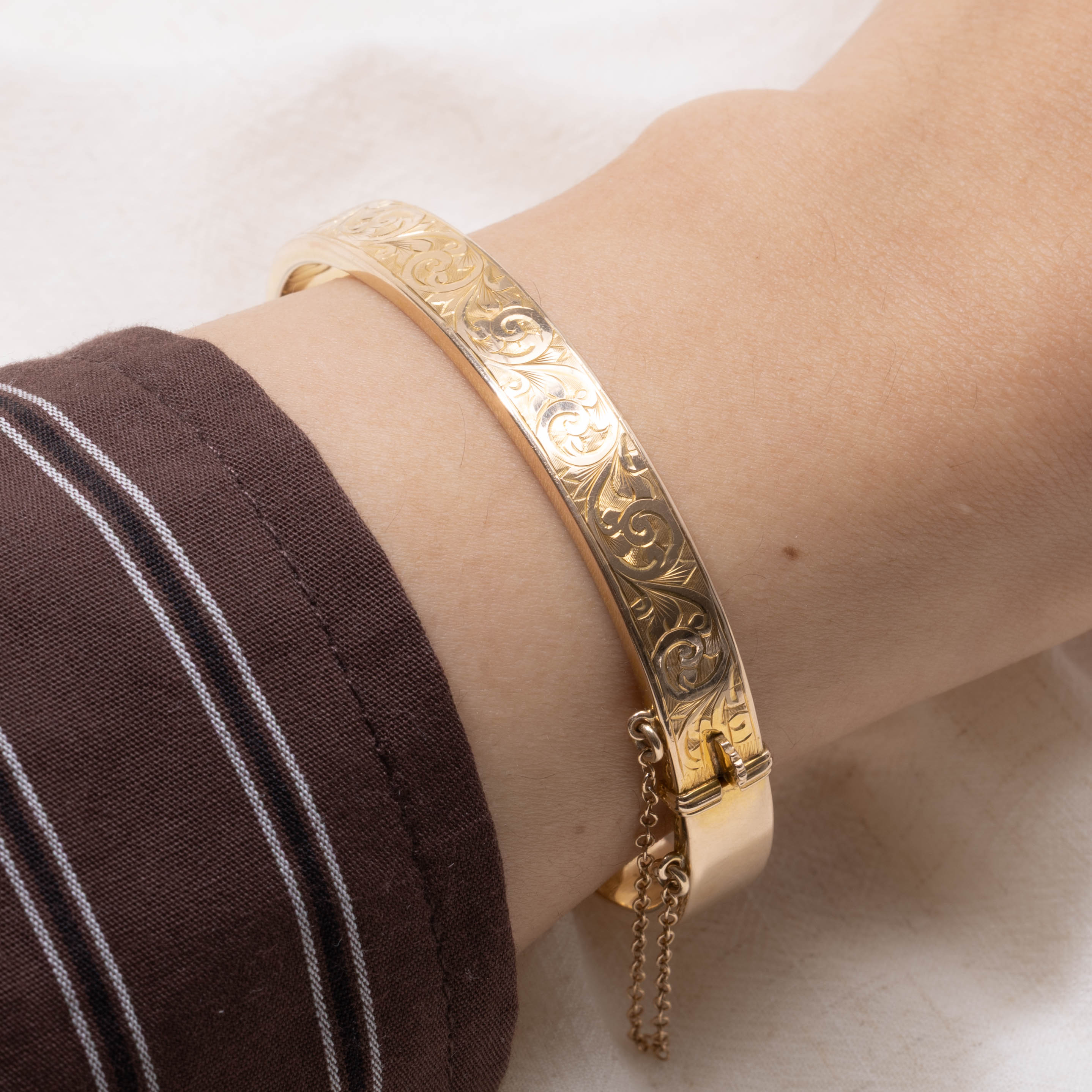 ‘Birks’ 9k Floral Engraved Bangle