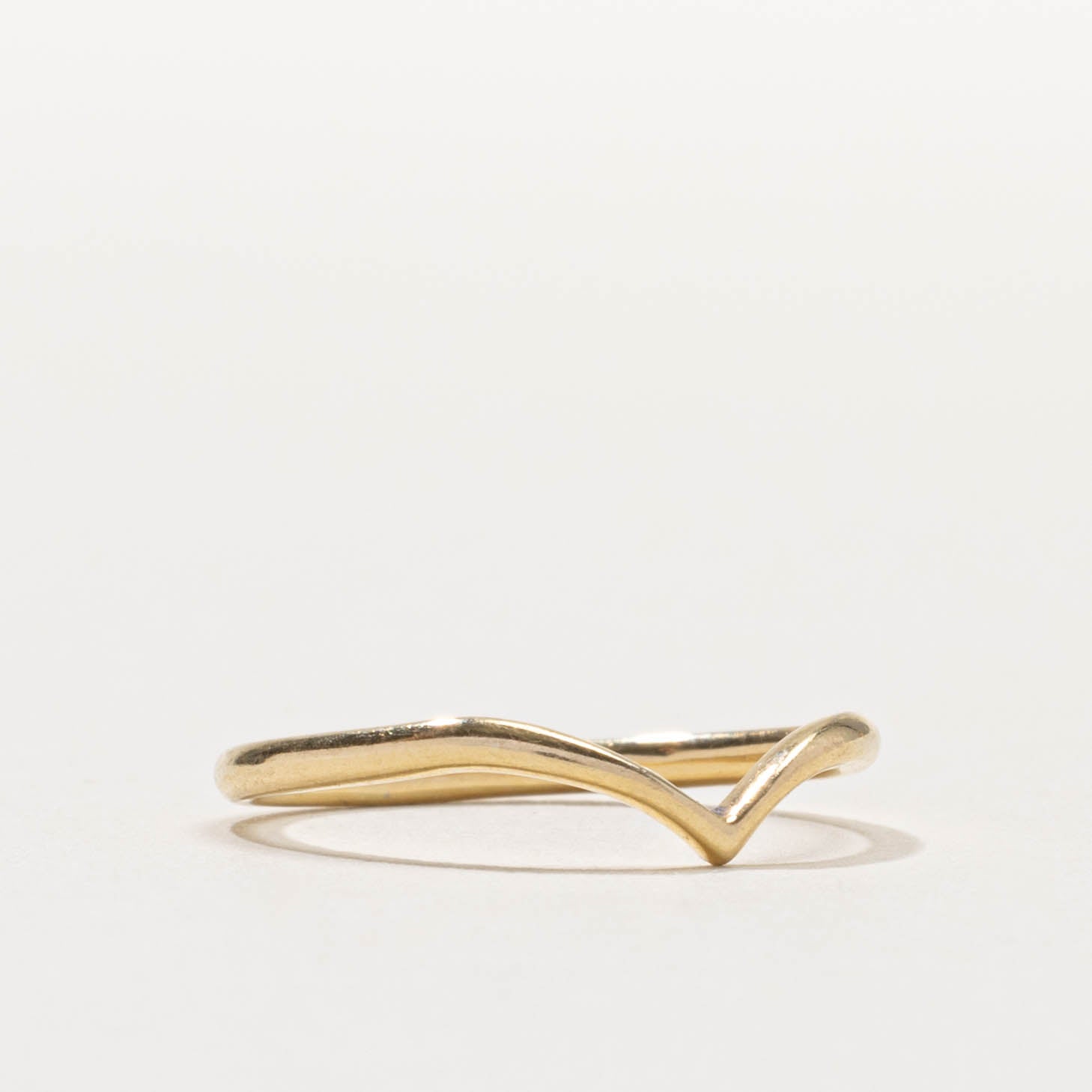 14k Plain Chevron Ring | 1.75mm | SZ 6.25