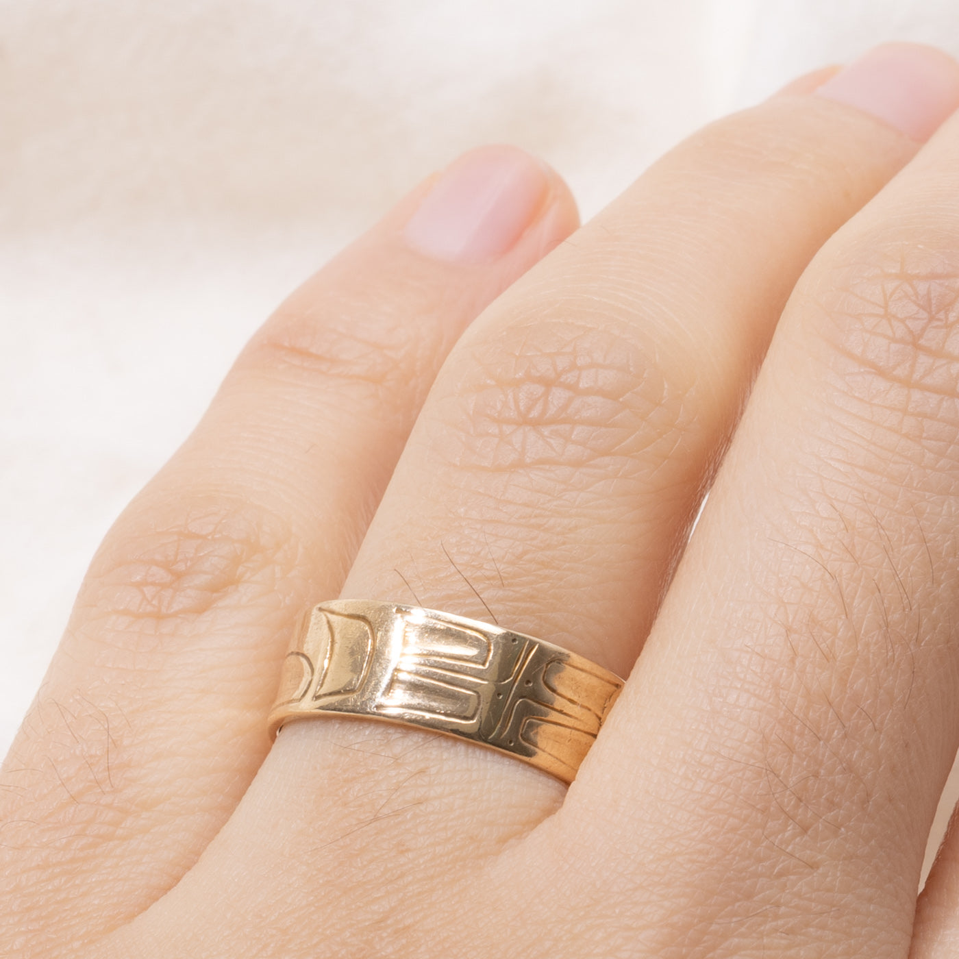14k Indigenous Engraved Band | 6.65mm | SZ 7.5