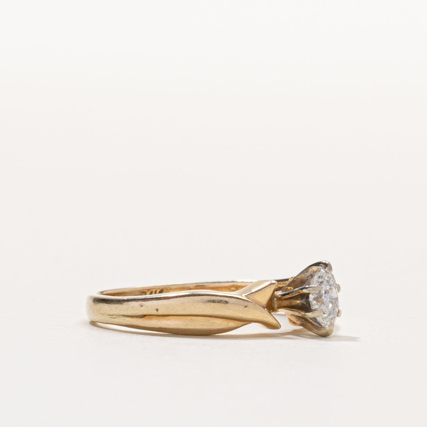 14k Marquise Cut Diamond Grooved Ring | 0.15ctw | SZ 7.25