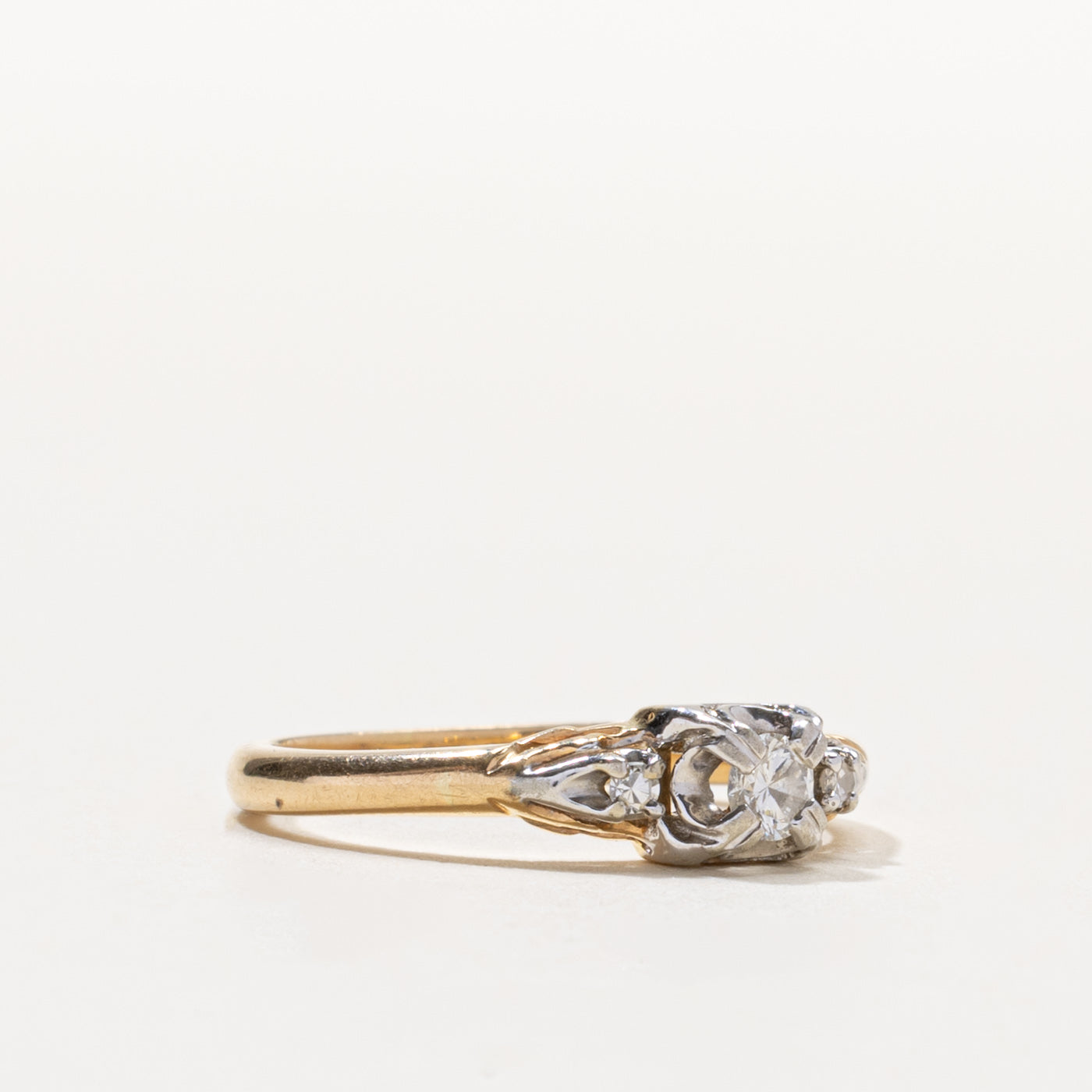 14k Illusion Set Diamond Accented Ring | 0.17ctw | SZ 7