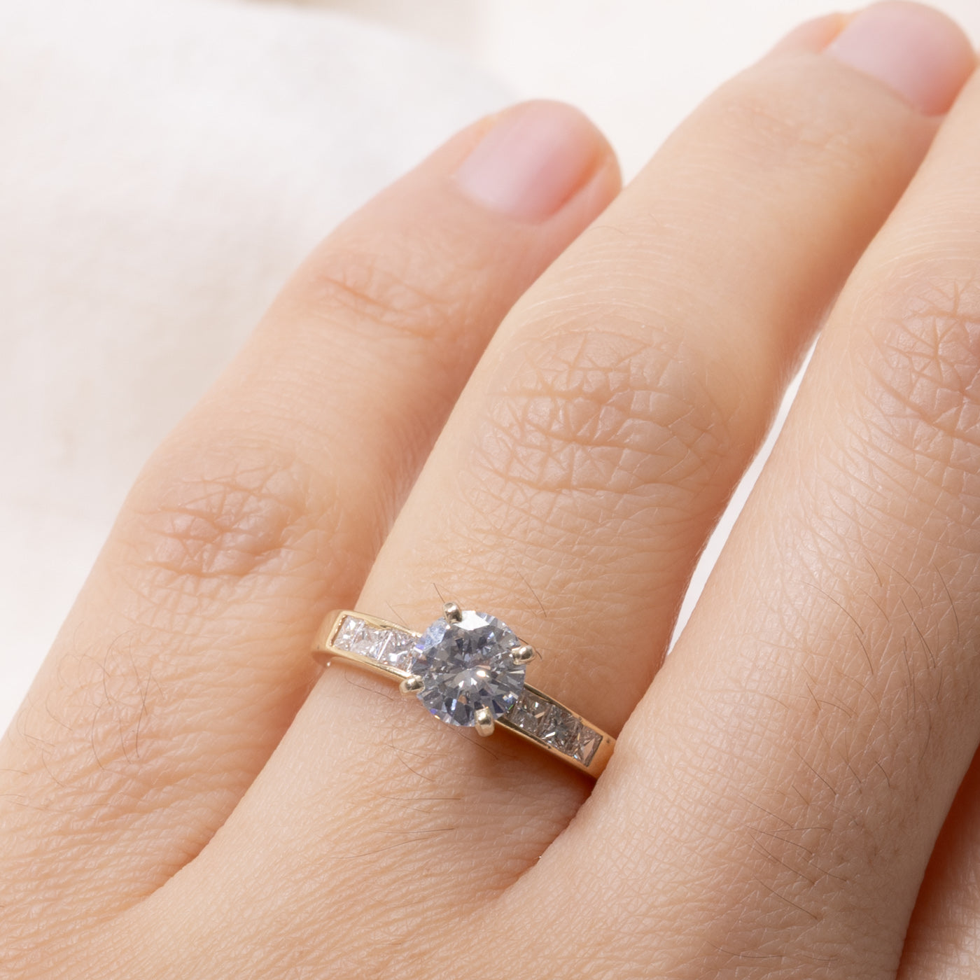 14k Diamond Channel Set Accented Ring | 0.85 VS1 H/I, 0.24ctw | SZ 5.5