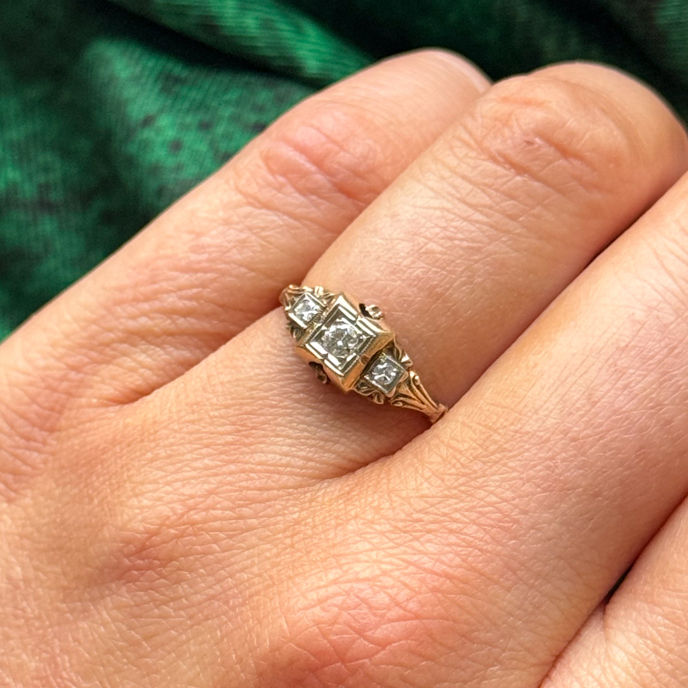 Vintage Diamond Ring | 0.12ctw | SZ 5.5 |