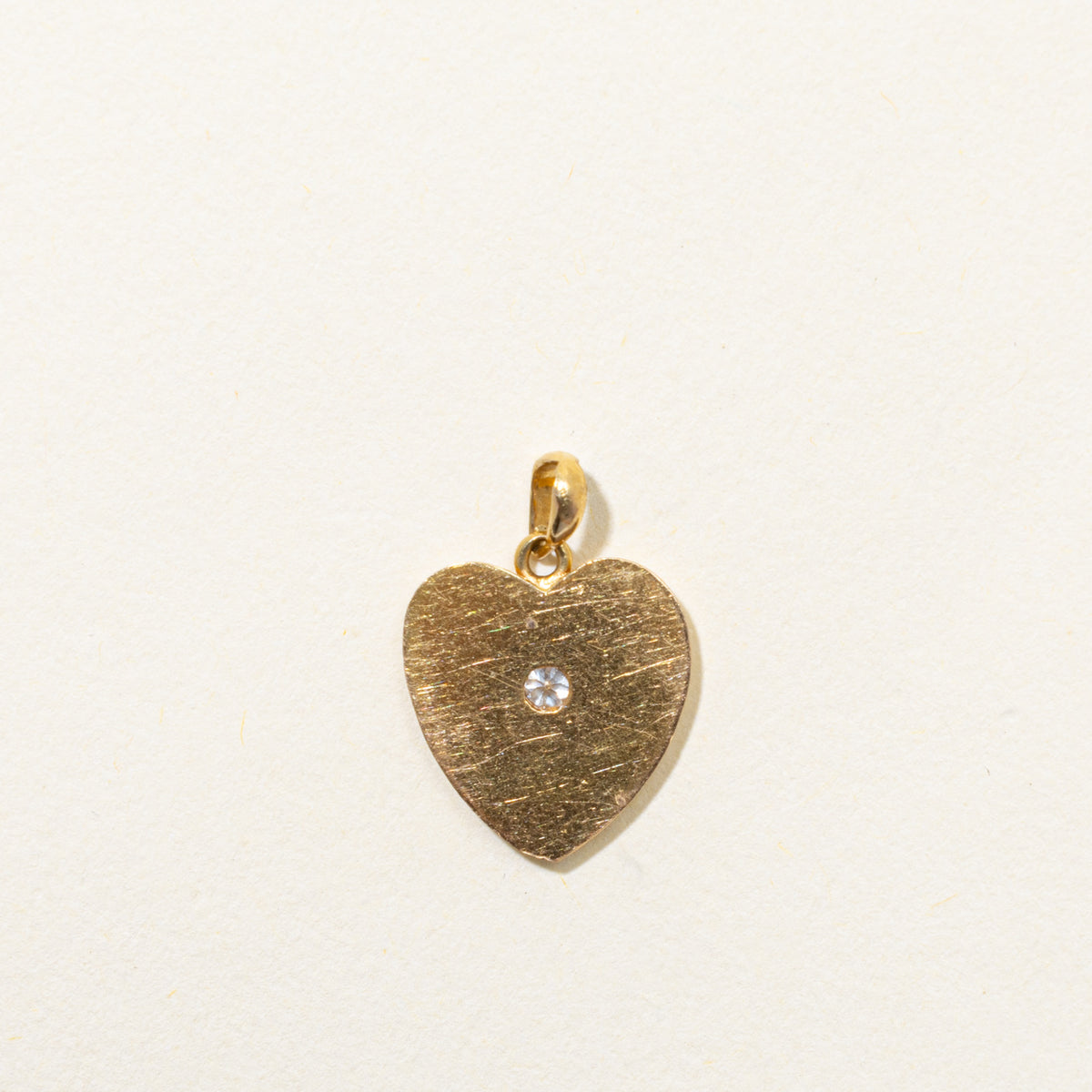 19k Transitional Cut Diamond Heart Pendant | 0.06ct