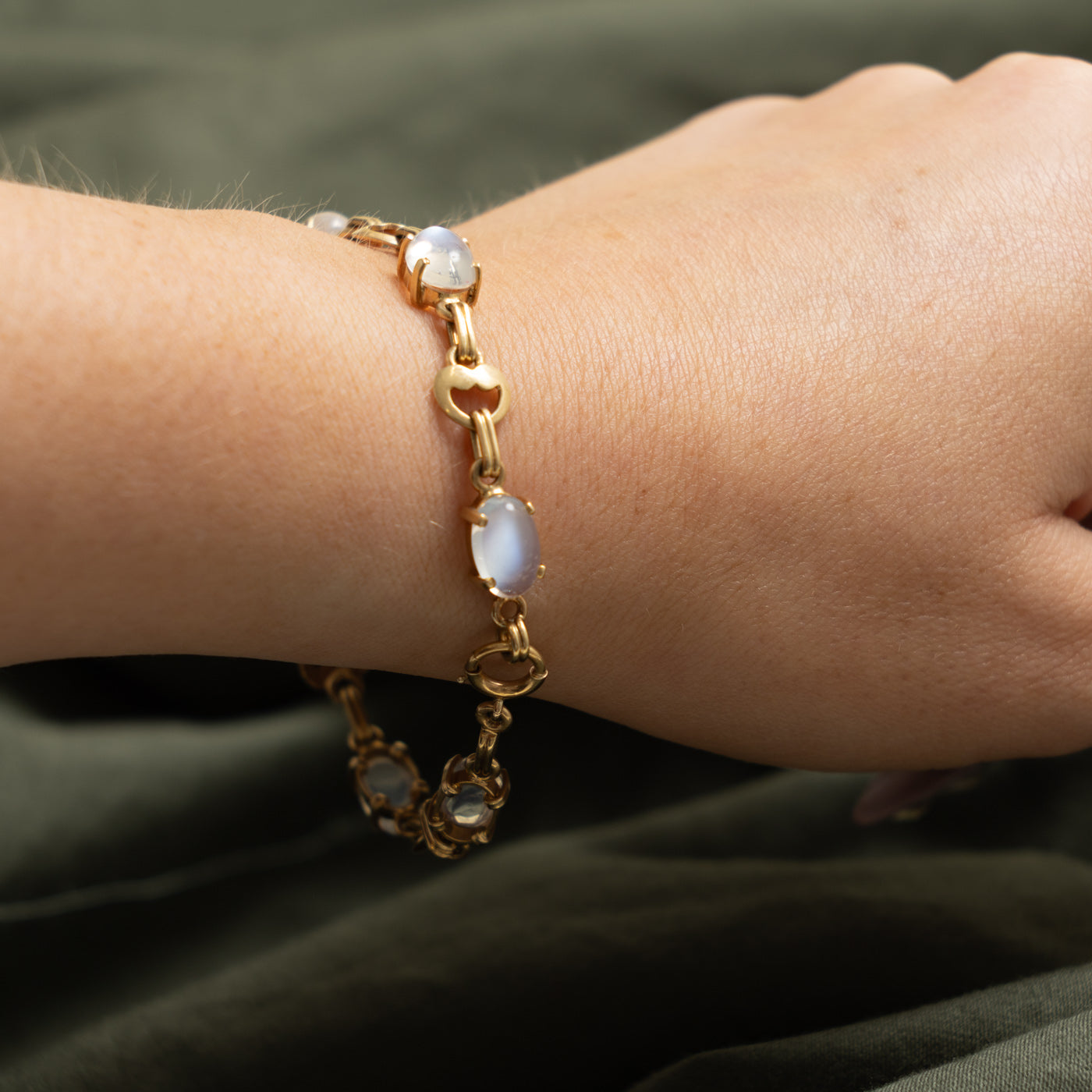 Vintage 14k Oval Cabochon Moonstone Bracelet | 12.00ctw | 7.5"