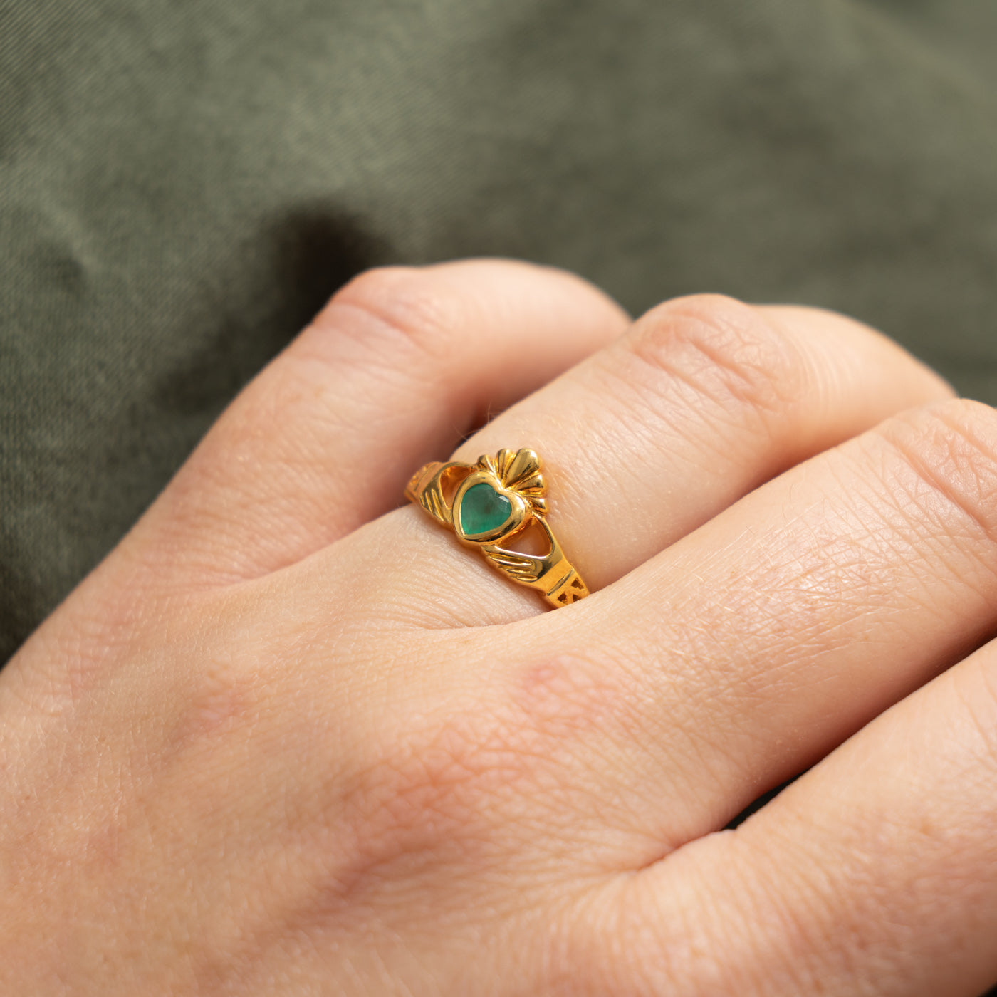 18k Emerald Heart Claddagh Ring | 0.15ct | SZ 5