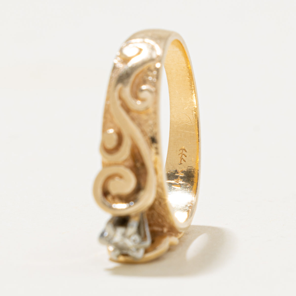 14k Solitaire Diamond Scrollwork Ring | 0.12ct | SZ 6.5