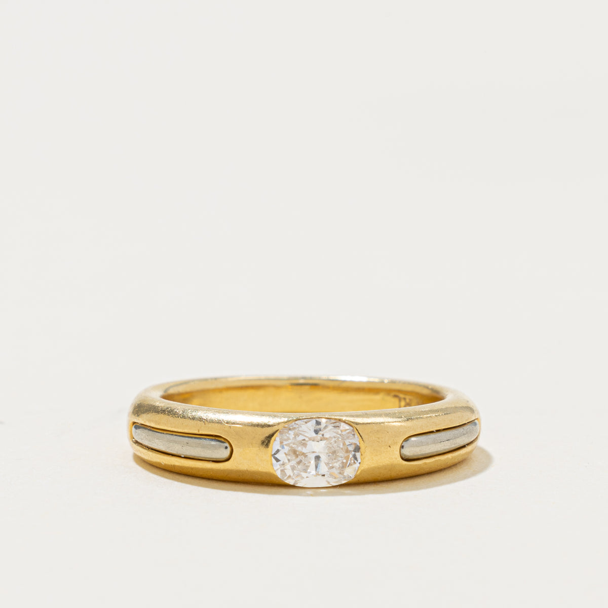 18k Two Tone East West Diamond Grooved Ring | 0.28ct VS2 G | SZ 5