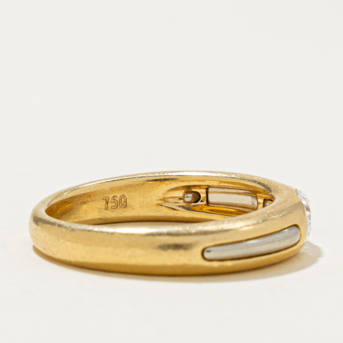 18k Two Tone East West Diamond Grooved Ring | 0.28ct VS2 G | SZ 5