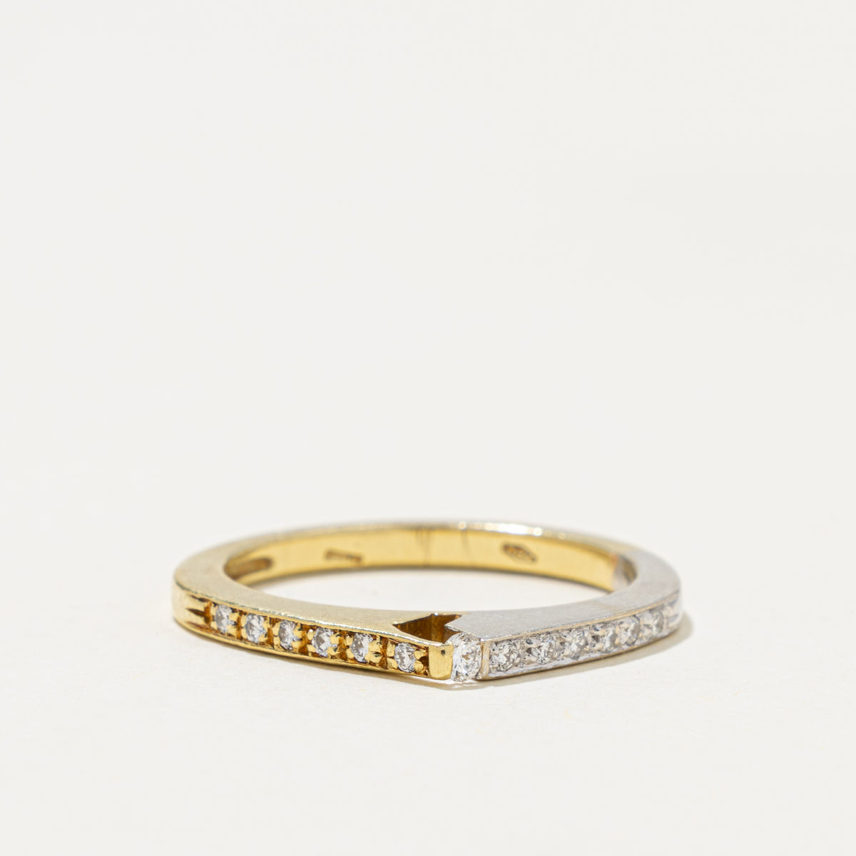 18k Two Tone Semi Eternity Diamond Pointed Band | 0.10ctw | 2.00mm | SZ 7