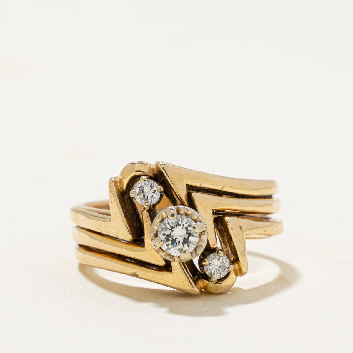 14k Three Stone Diamond Grooved Zigzag Cocktail Ring | 0.23ctw | SZ 5.75
