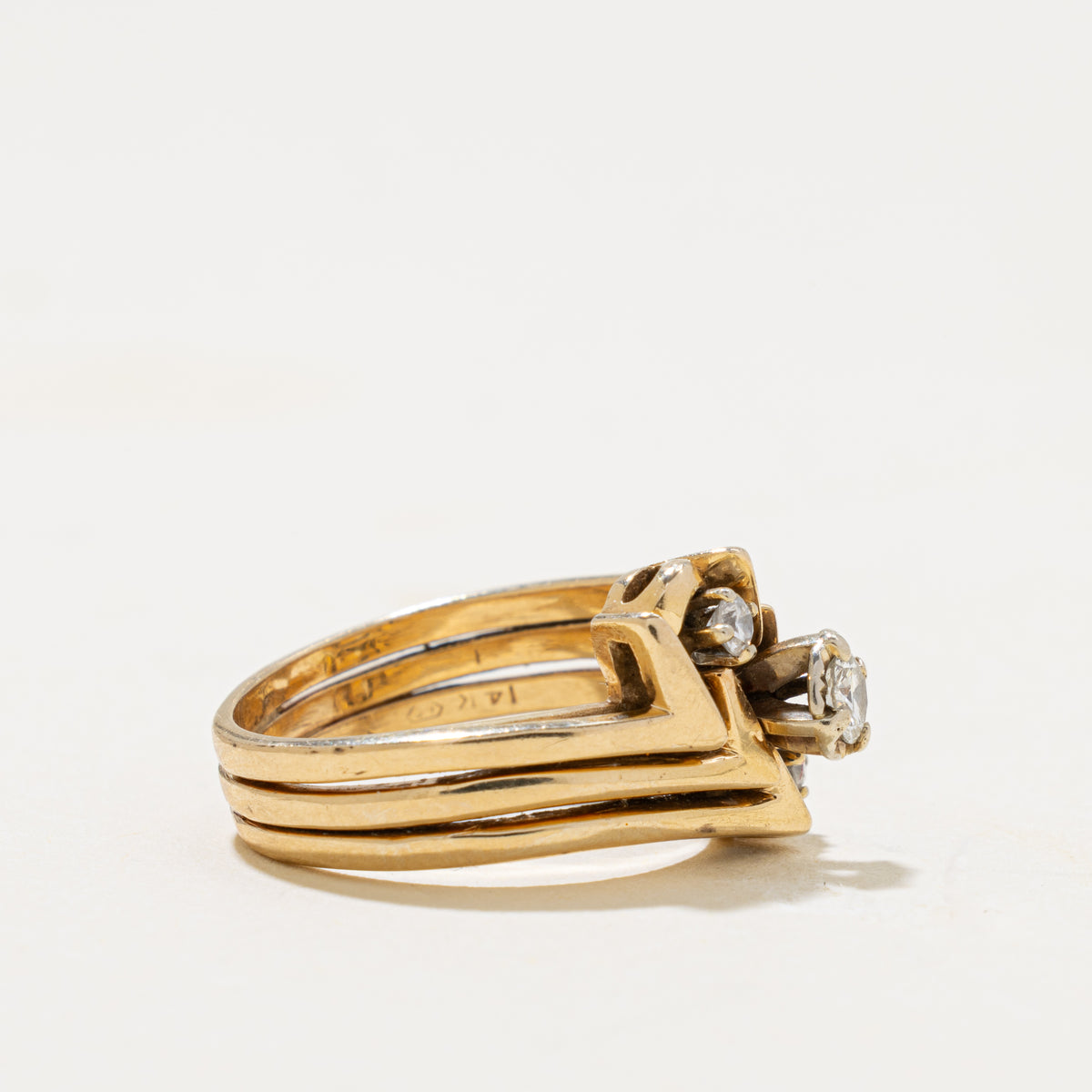 14k Three Stone Diamond Grooved Zigzag Cocktail Ring | 0.23ctw | SZ 5.75