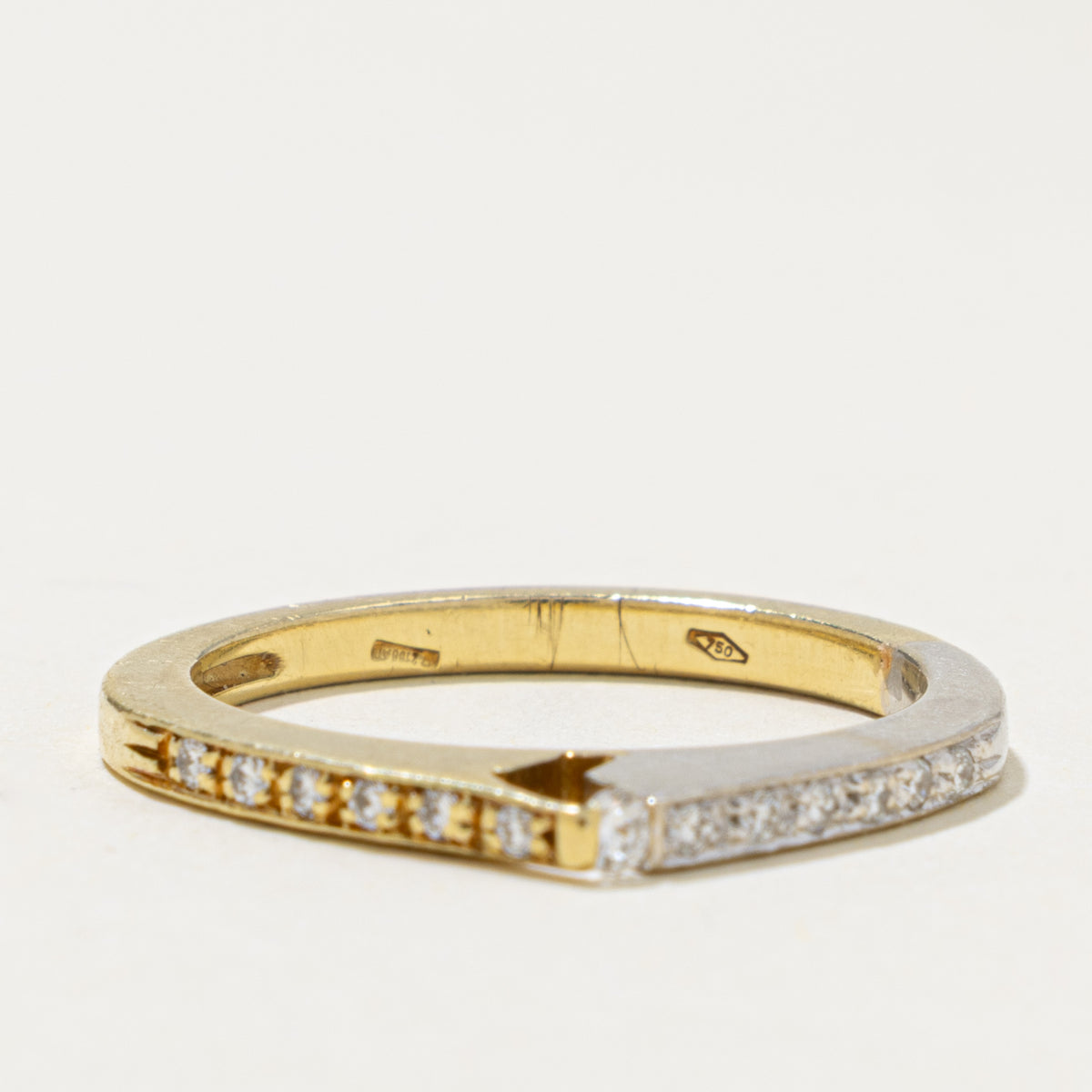 18k Two Tone Semi Eternity Diamond Pointed Band | 0.10ctw | 2.00mm | SZ 7